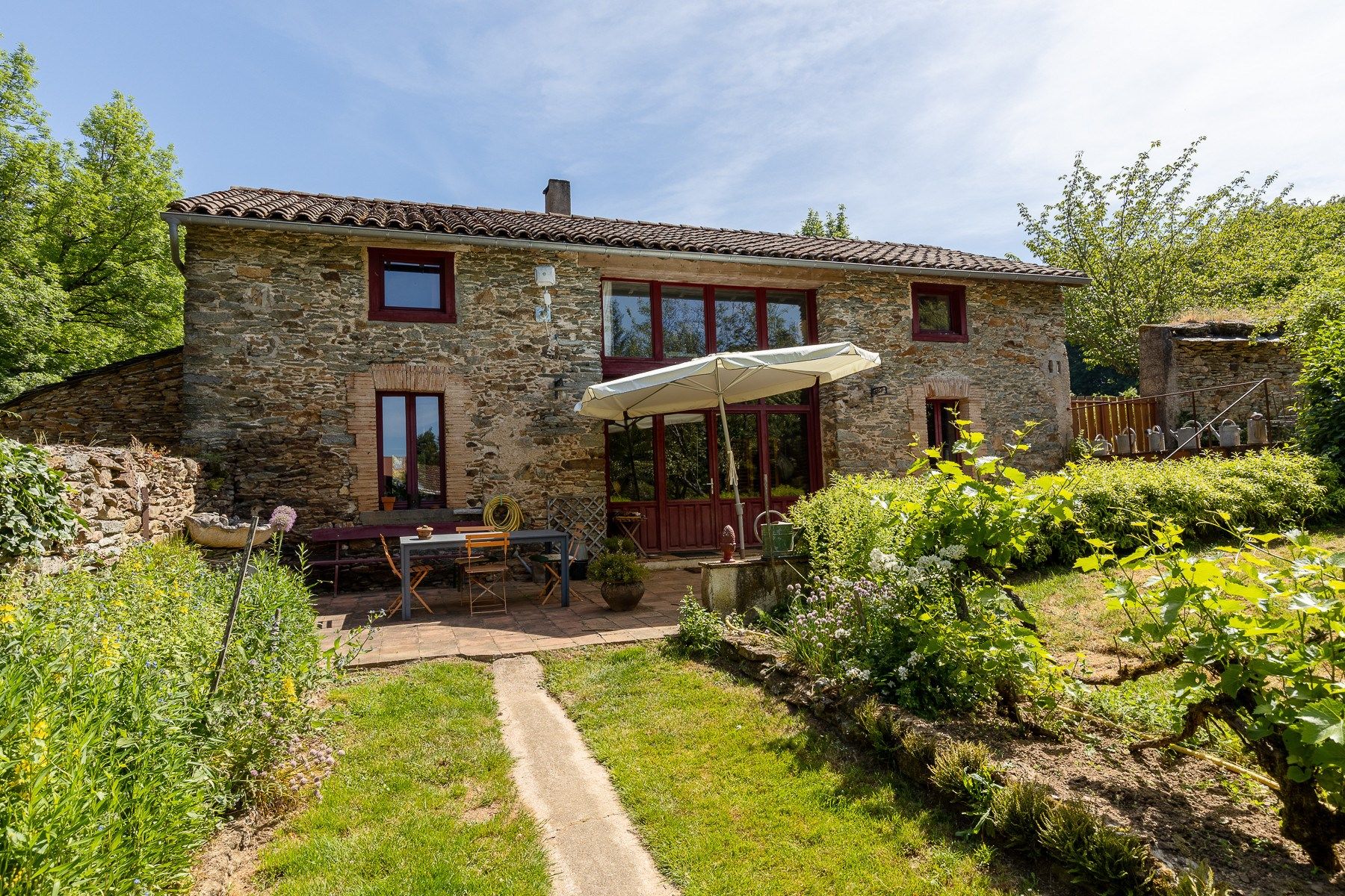 mansion 42 Rooms for sale on SOREZE (81540)