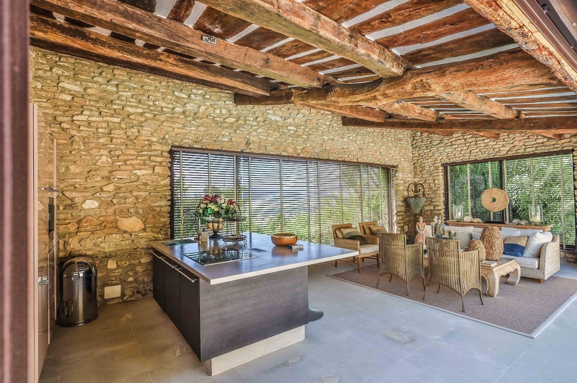 maison de luxe 14 Pièces en vente sur APT (84400)