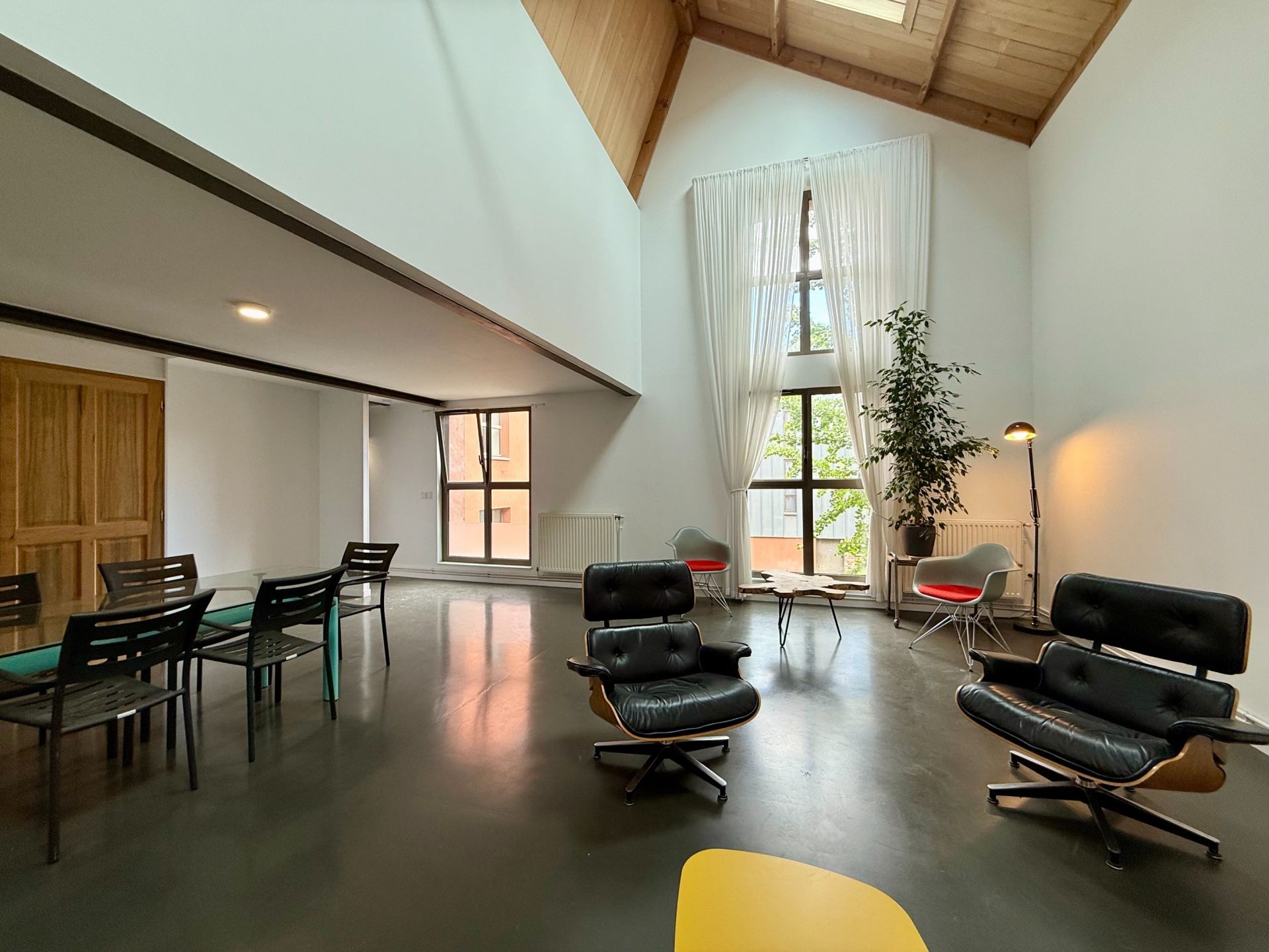 luxury apartment 4 Rooms for sale on LILLE (59800)