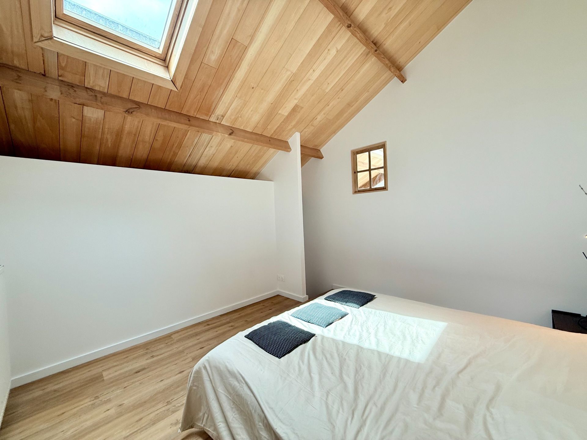 luxury apartment 4 Rooms for sale on LILLE (59800)