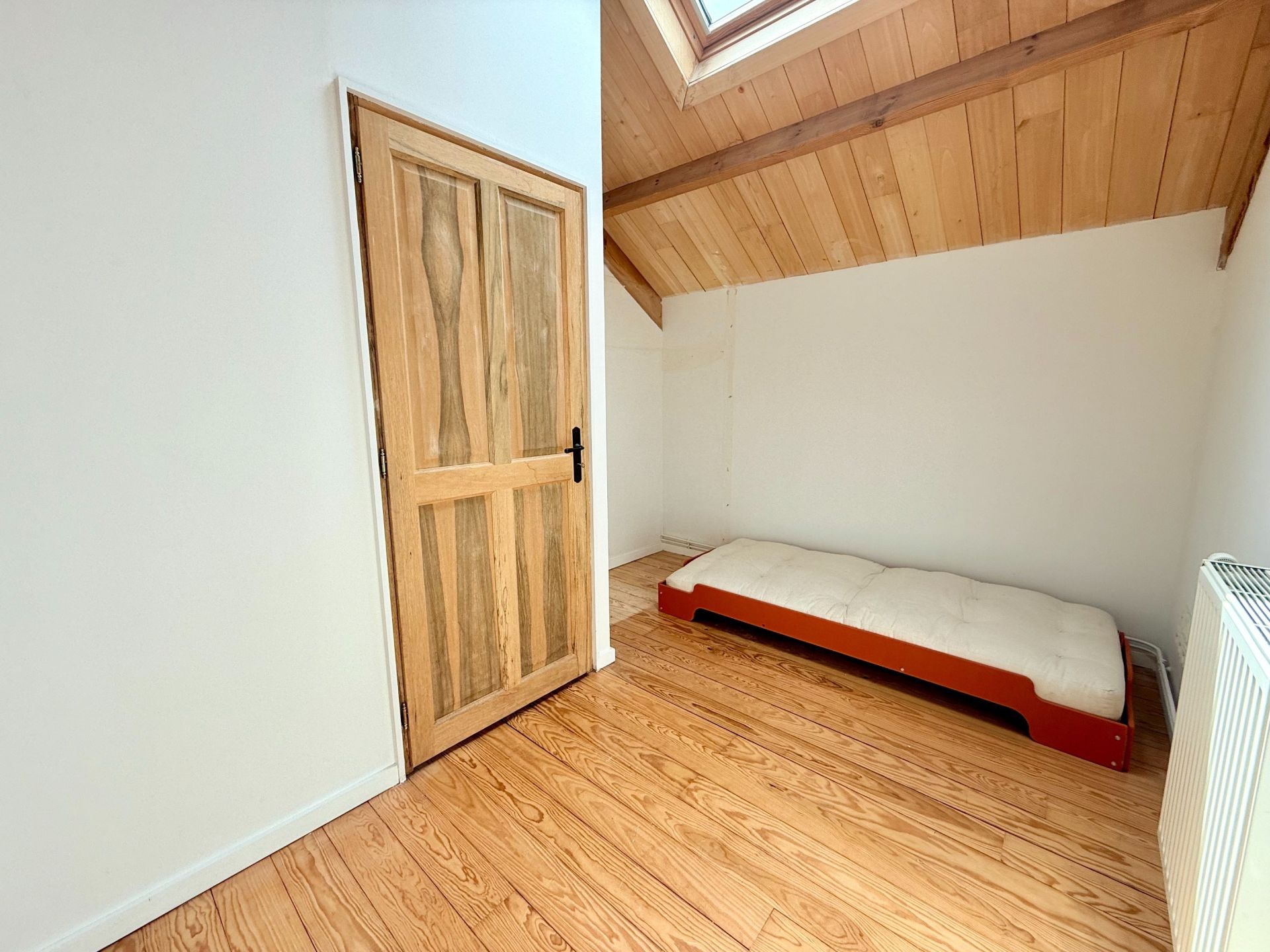 luxury apartment 4 Rooms for sale on LILLE (59800)