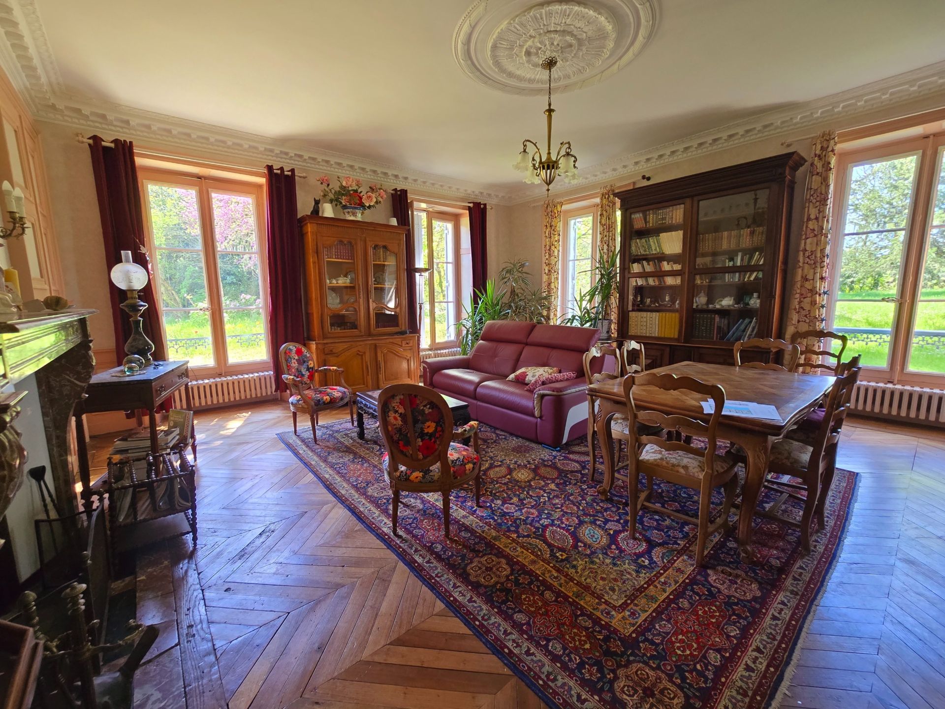 luxury house 20 Rooms for sale on PERIGUEUX (24000)