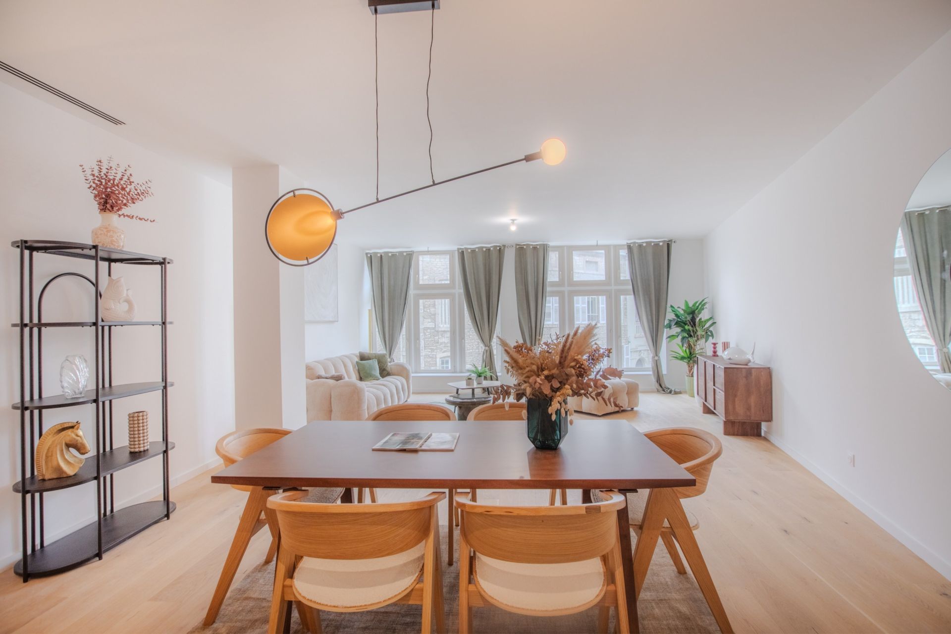 luxury apartment 4 Rooms for sale on BEAUNE (21200)