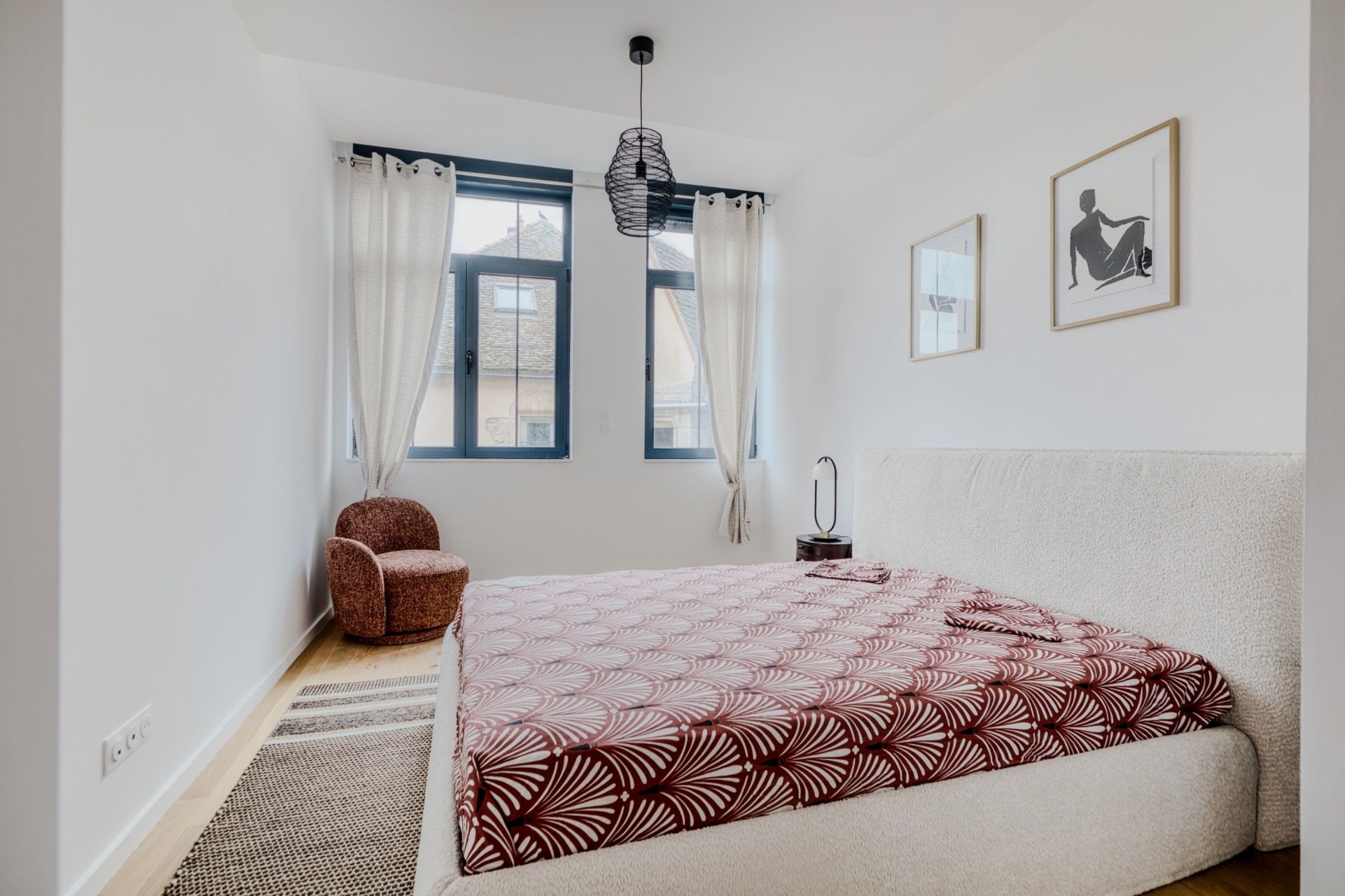 luxury apartment 4 Rooms for sale on BEAUNE (21200)