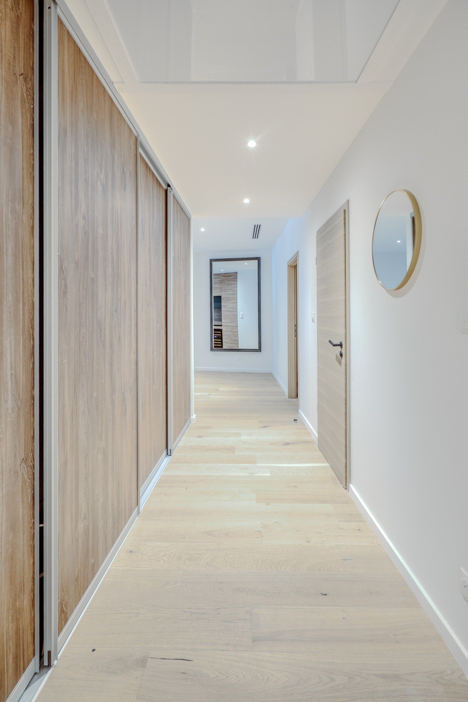 luxury apartment 4 Rooms for sale on BEAUNE (21200)