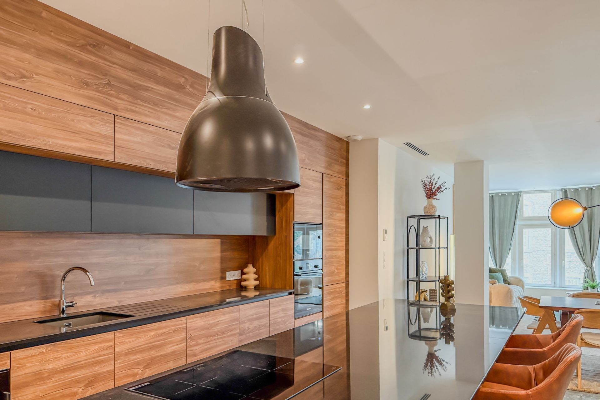luxury apartment 4 Rooms for sale on BEAUNE (21200)