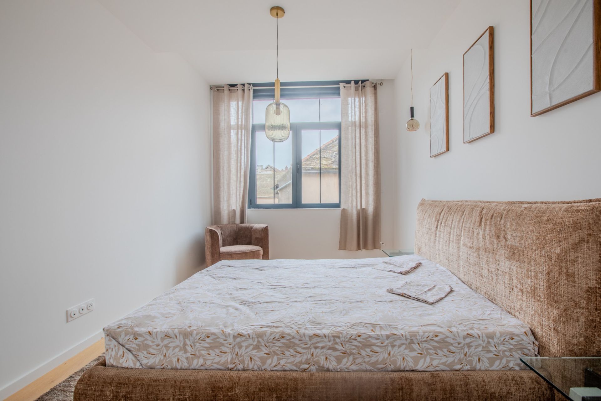 luxury apartment 4 Rooms for sale on BEAUNE (21200)