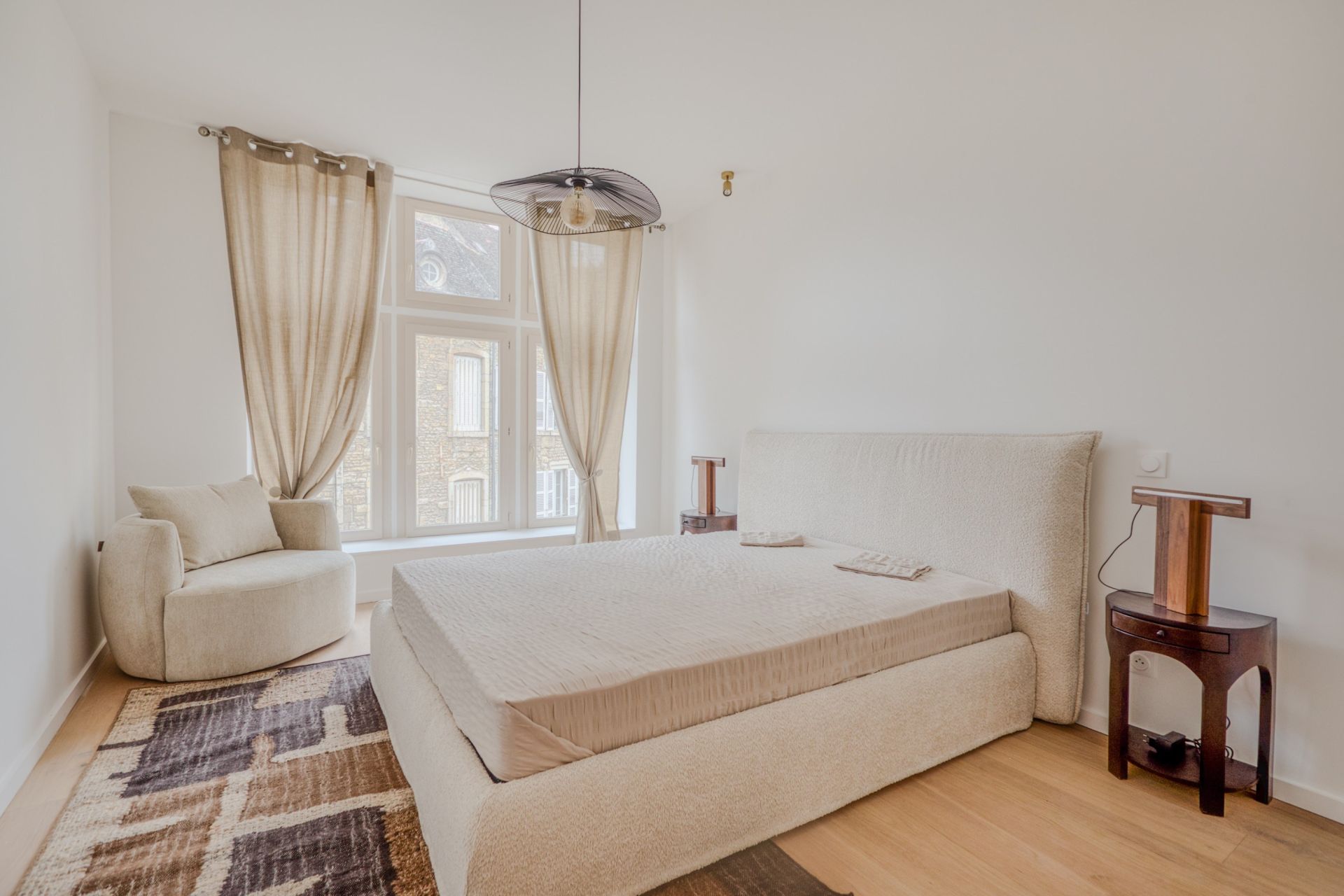 luxury apartment 4 Rooms for sale on BEAUNE (21200)