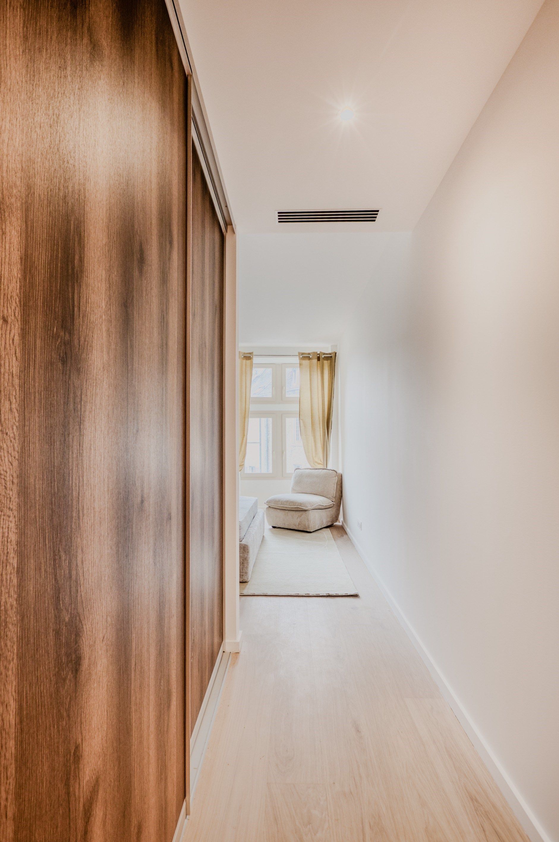 luxury apartment 4 Rooms for sale on BEAUNE (21200)
