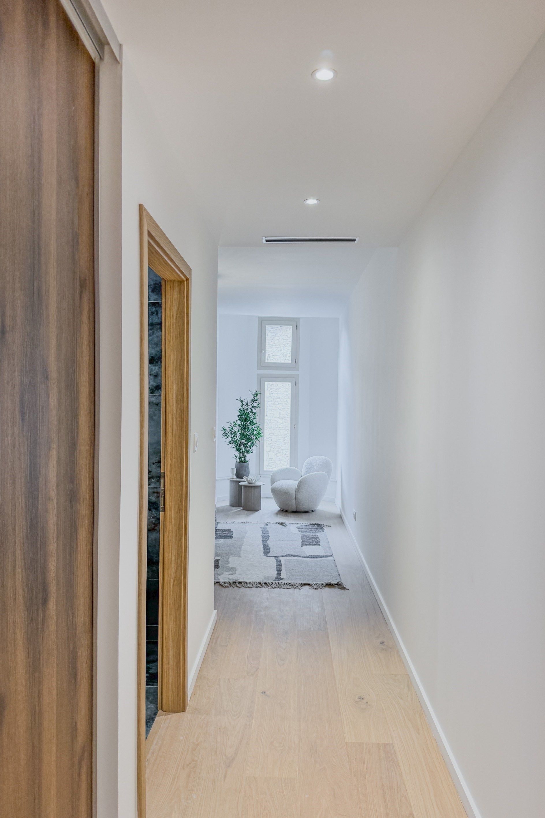 luxury apartment 4 Rooms for sale on BEAUNE (21200)