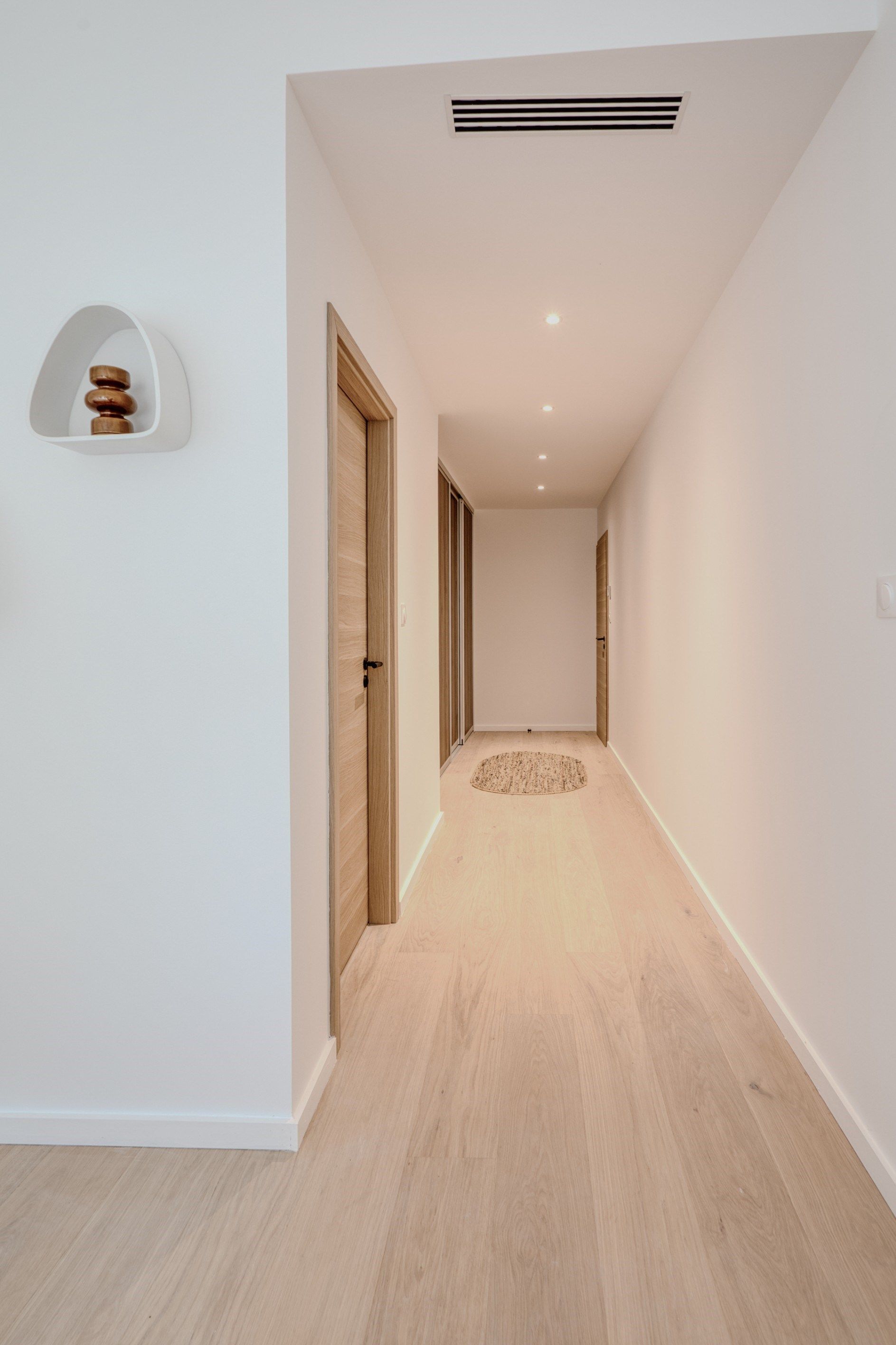luxury apartment 4 Rooms for sale on BEAUNE (21200)