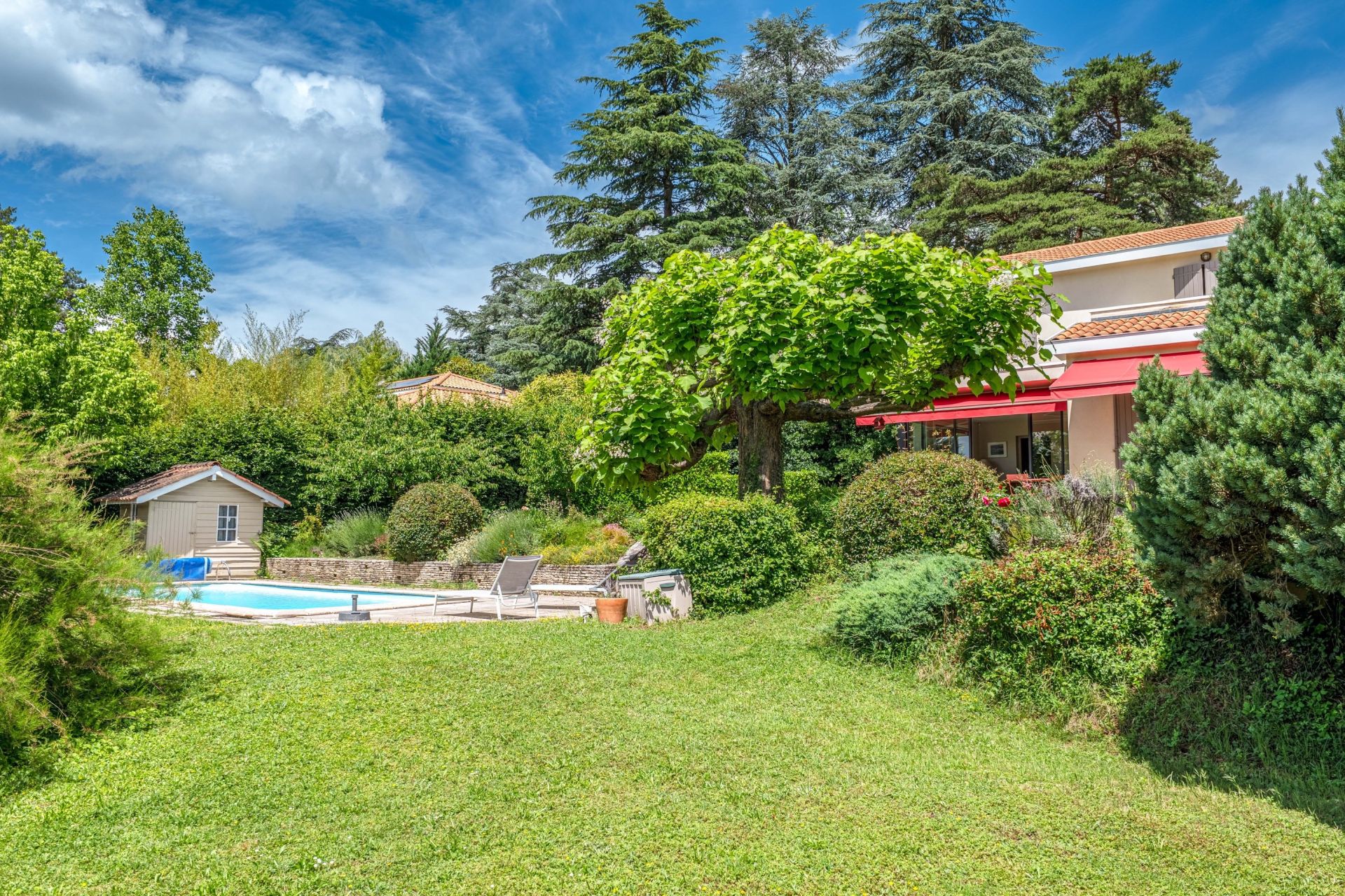 luxury house 7 Rooms for sale on CHARBONNIERES LES BAINS (69260)