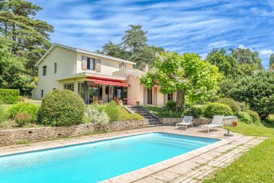 Sale Luxury house Charbonnières-les-Bains 7&nbsp;Rooms 207&nbsp;m²