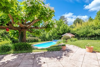 Sale Luxury house Charbonnières-les-Bains 7&nbsp;Rooms 207&nbsp;m²