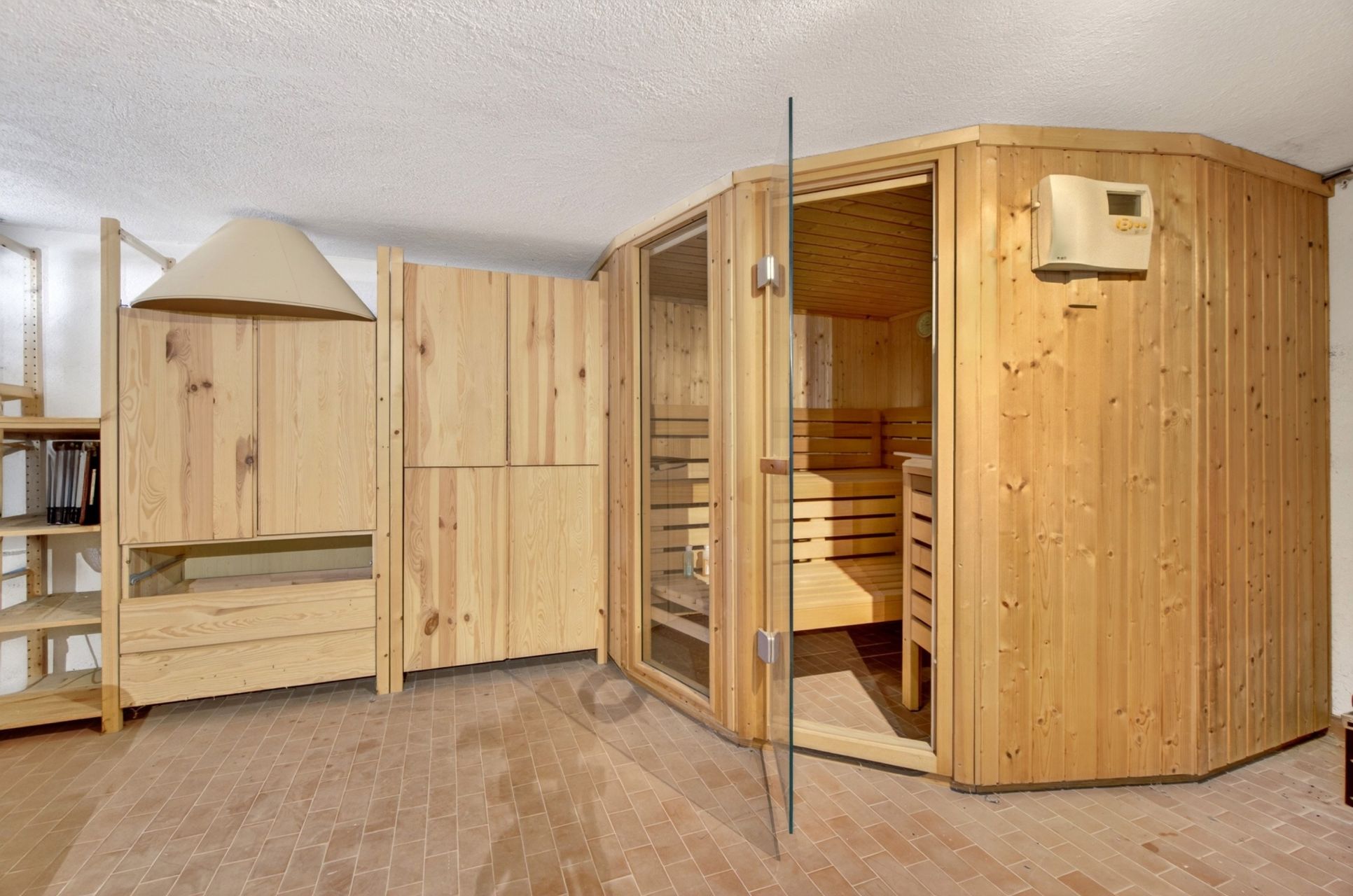 luxury villa 6 Rooms for sale on VALLAURIS (06220)