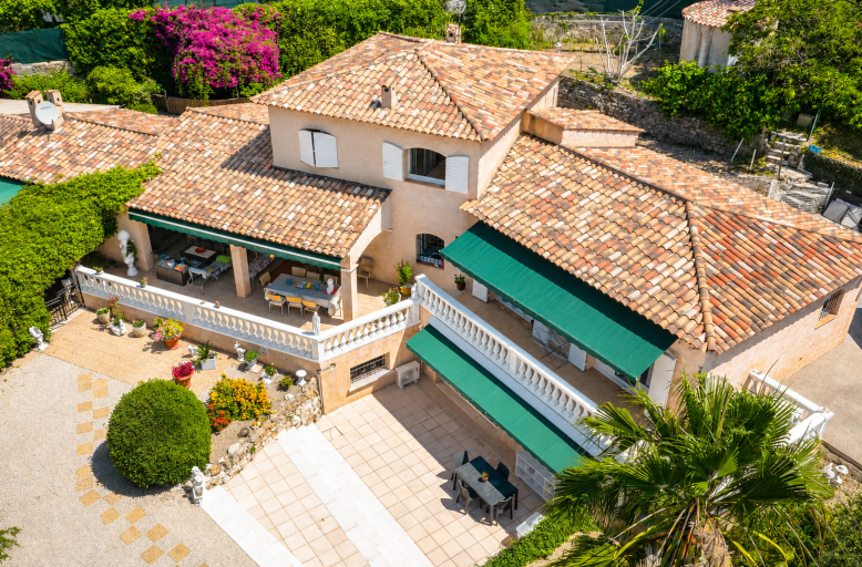 luxury villa 7 Rooms for sale on ANTIBES (06600)