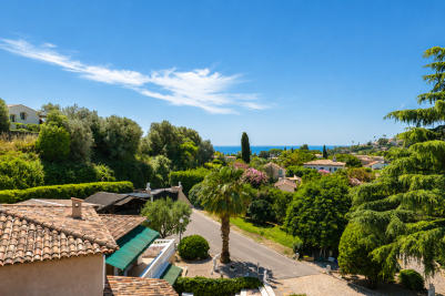 Sale Luxury villa Antibes 7&nbsp;Rooms 271&nbsp;m²