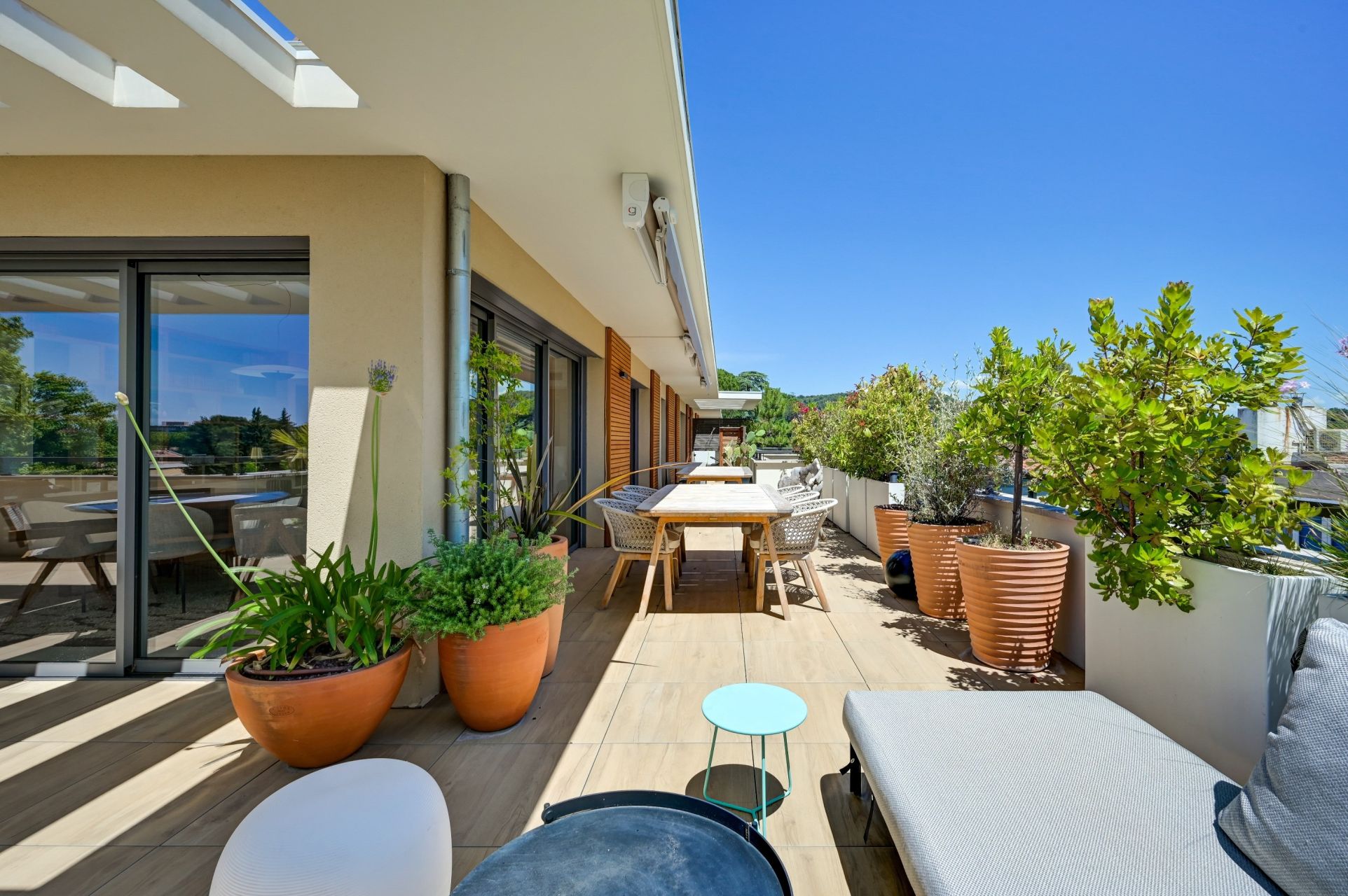 luxury apartment 5 Rooms for sale on AIX EN PROVENCE (13100)