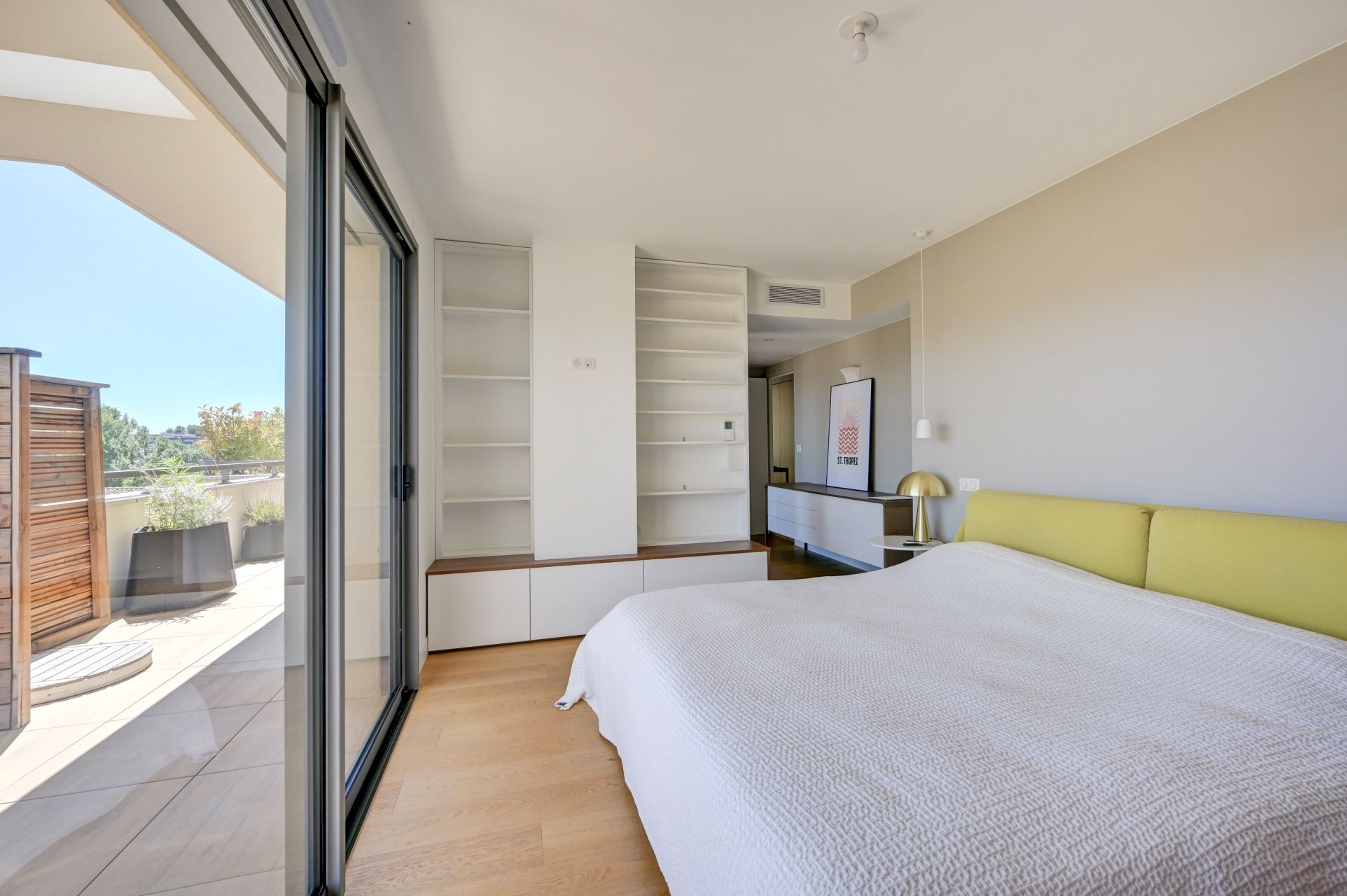 luxury apartment 5 Rooms for sale on AIX EN PROVENCE (13100)