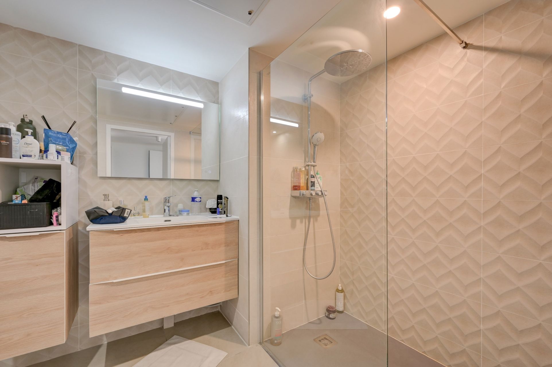 luxury apartment 5 Rooms for sale on AIX EN PROVENCE (13100)