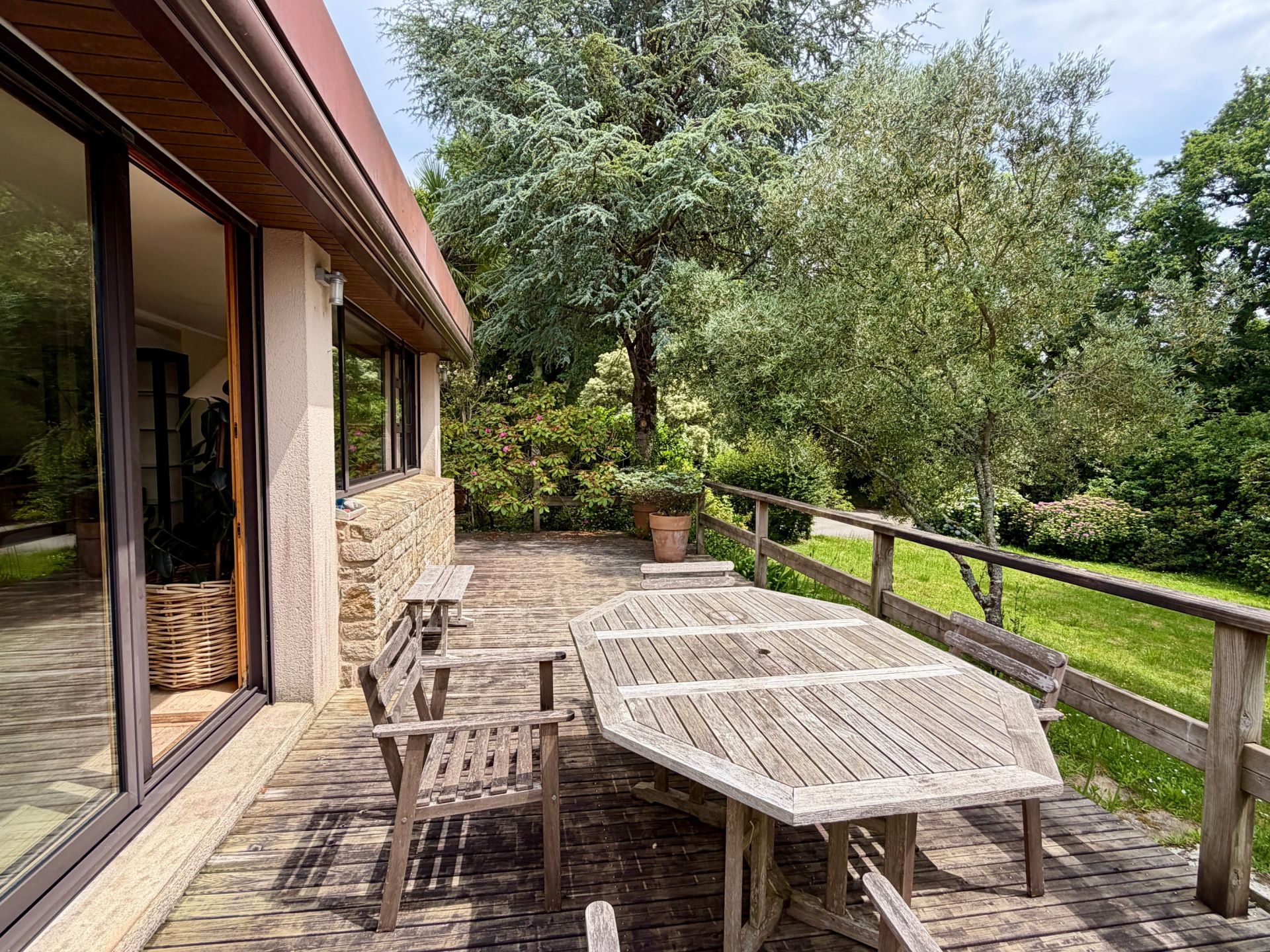 luxury house 12 Rooms for sale on QUIMPER (29000)