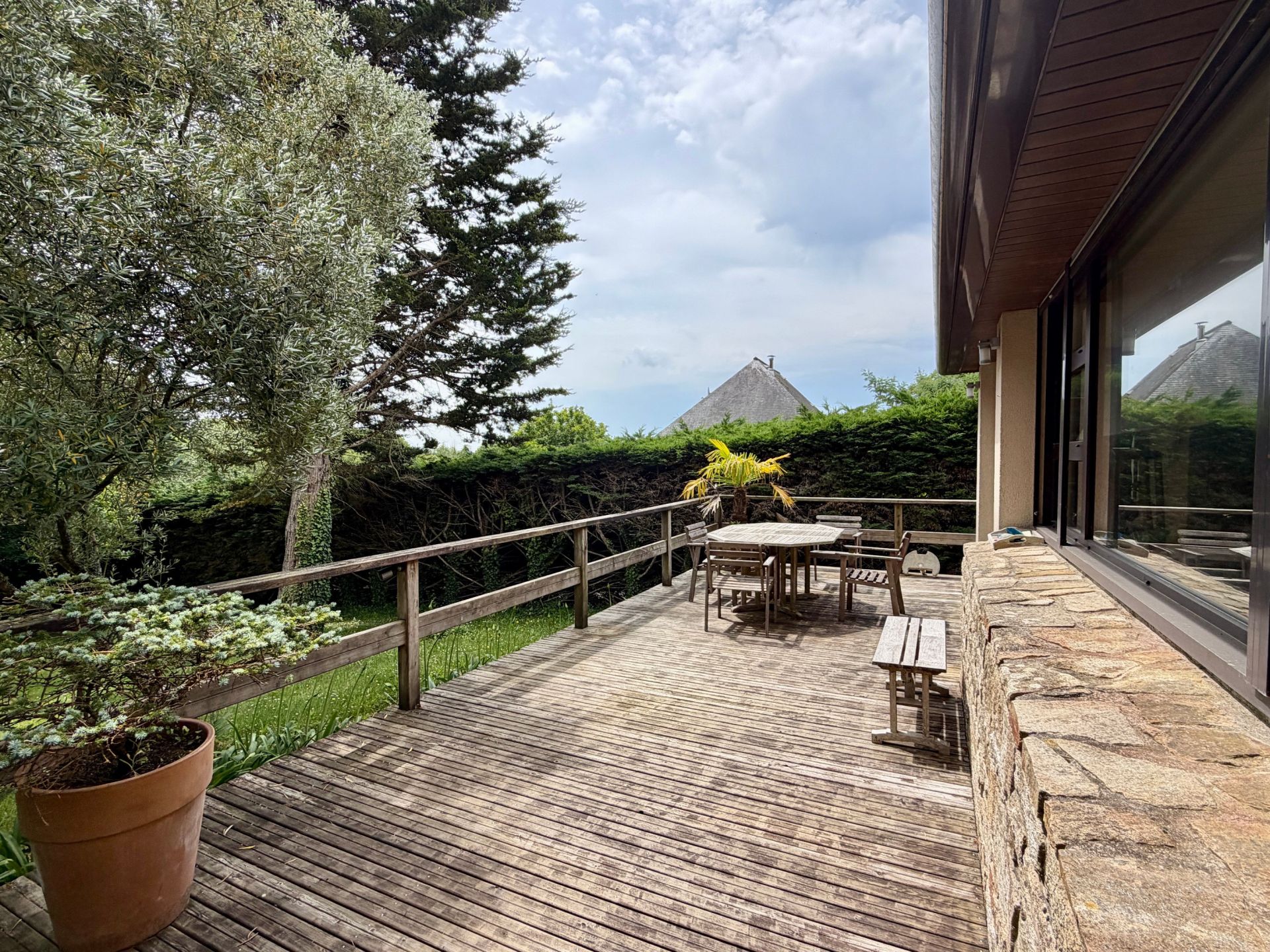 luxury house 12 Rooms for sale on QUIMPER (29000)