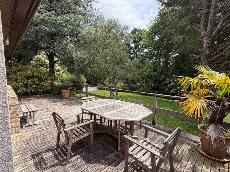 luxury house 12 Rooms for sale on QUIMPER (29000)