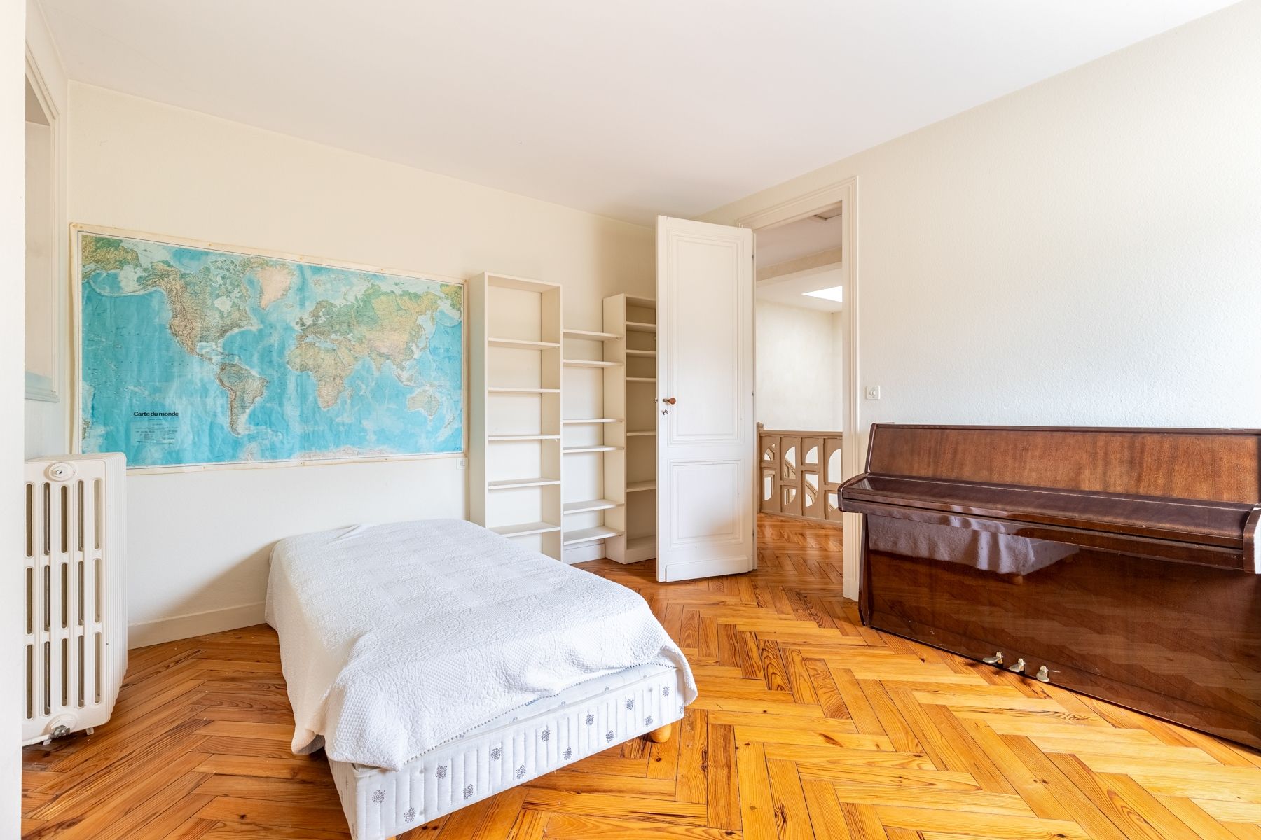 luxury house 10 Rooms for sale on BORDEAUX (33000)