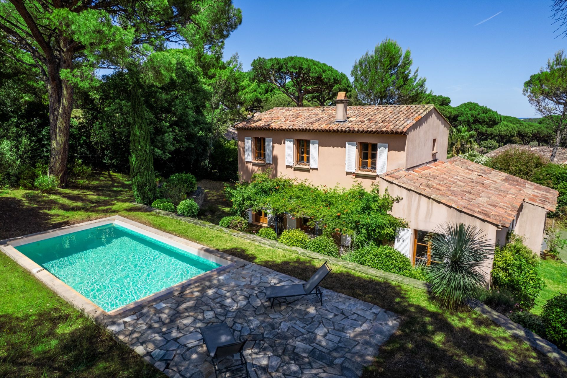 luxury provencale house 6 Rooms for sale on GASSIN (83580)