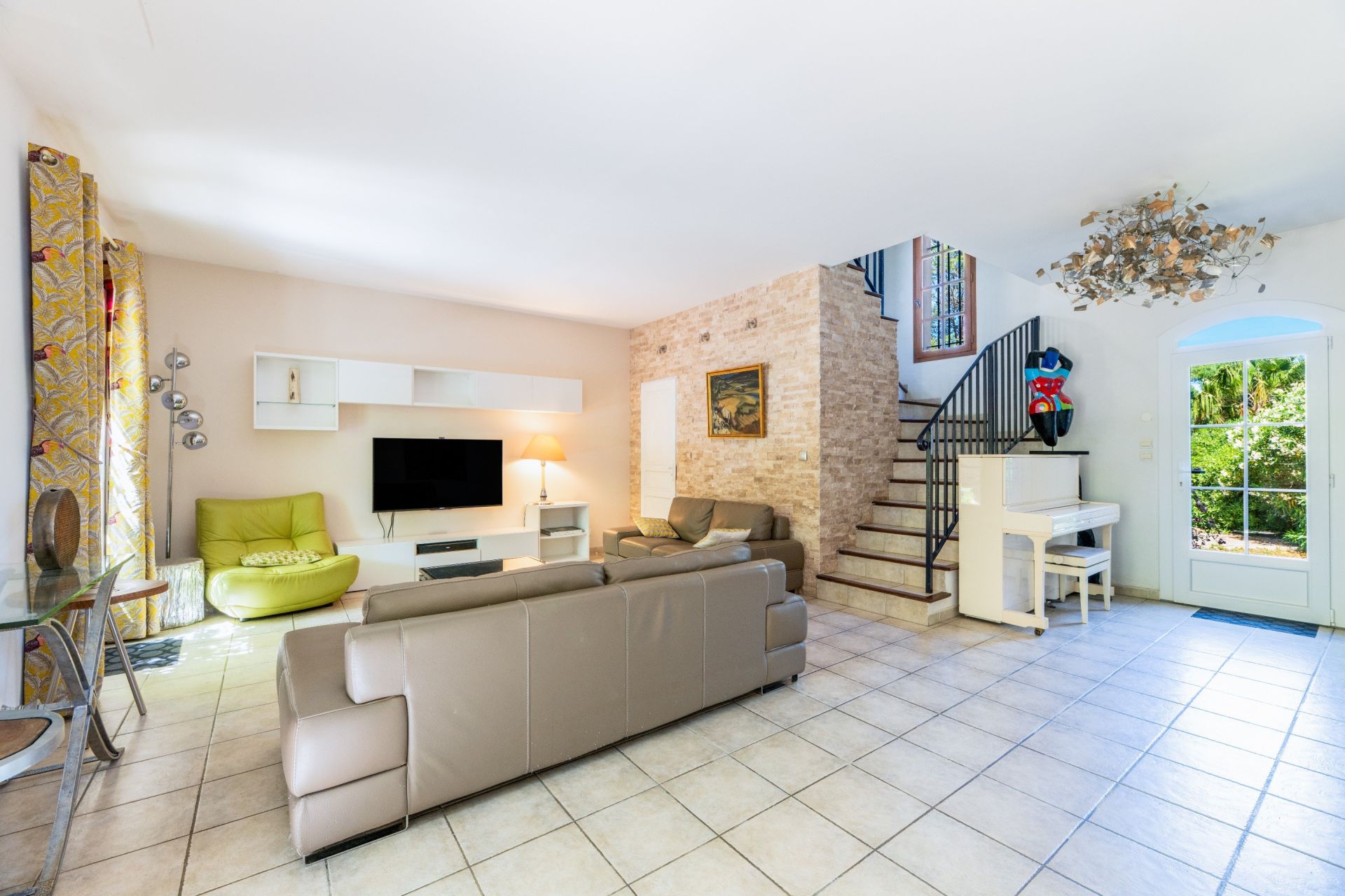 luxury provencale house 6 Rooms for sale on GASSIN (83580)