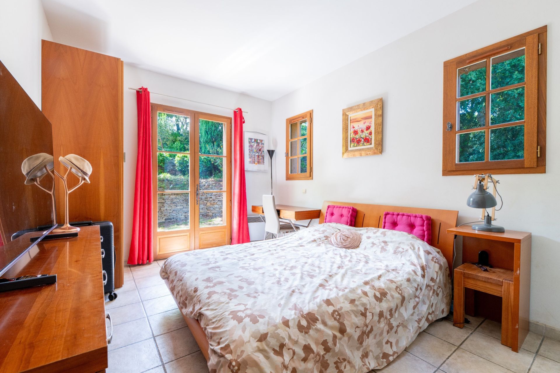 luxury provencale house 6 Rooms for sale on GASSIN (83580)