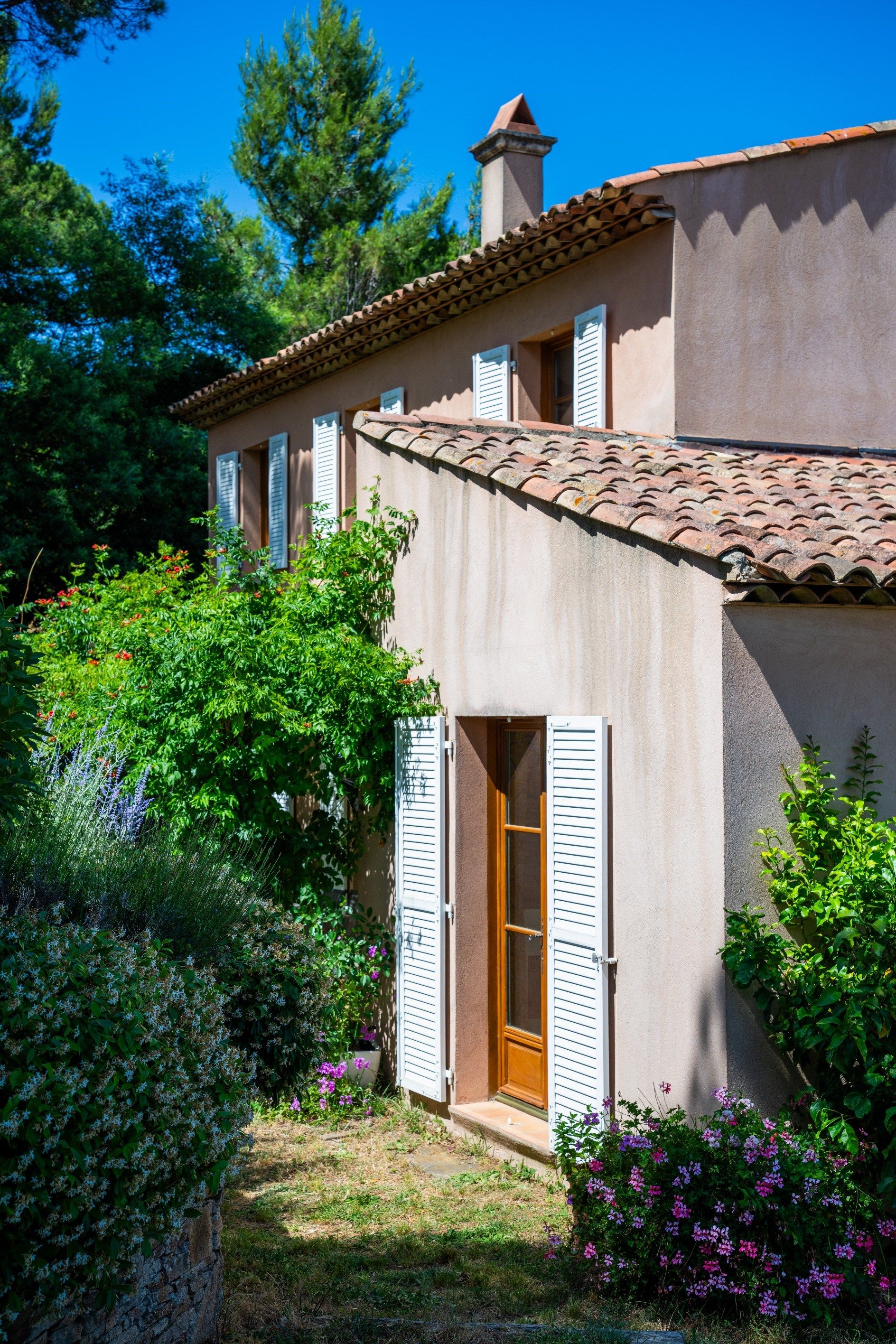 luxury provencale house 6 Rooms for sale on GASSIN (83580)