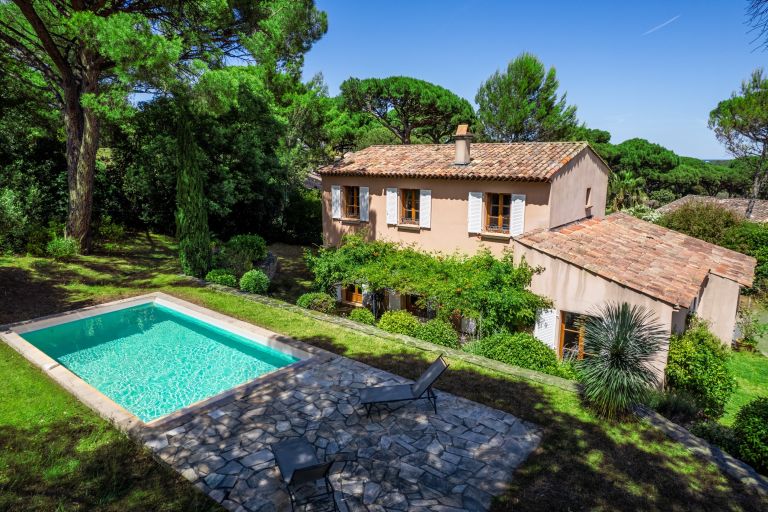 luxury provencale house 6 Rooms for sale on GASSIN (83580)