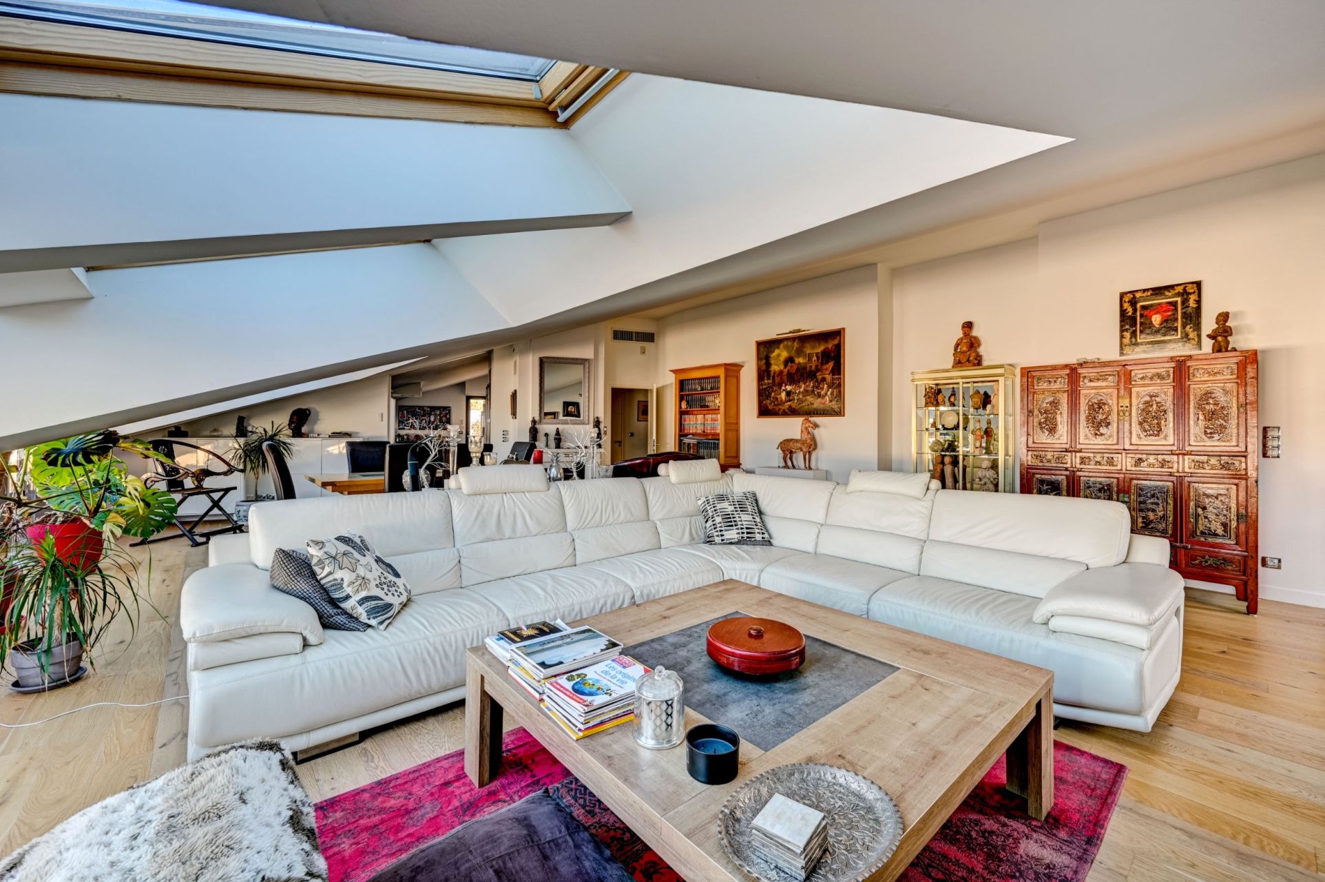 penthouse 4 Rooms for sale on MARSEILLE (13008)