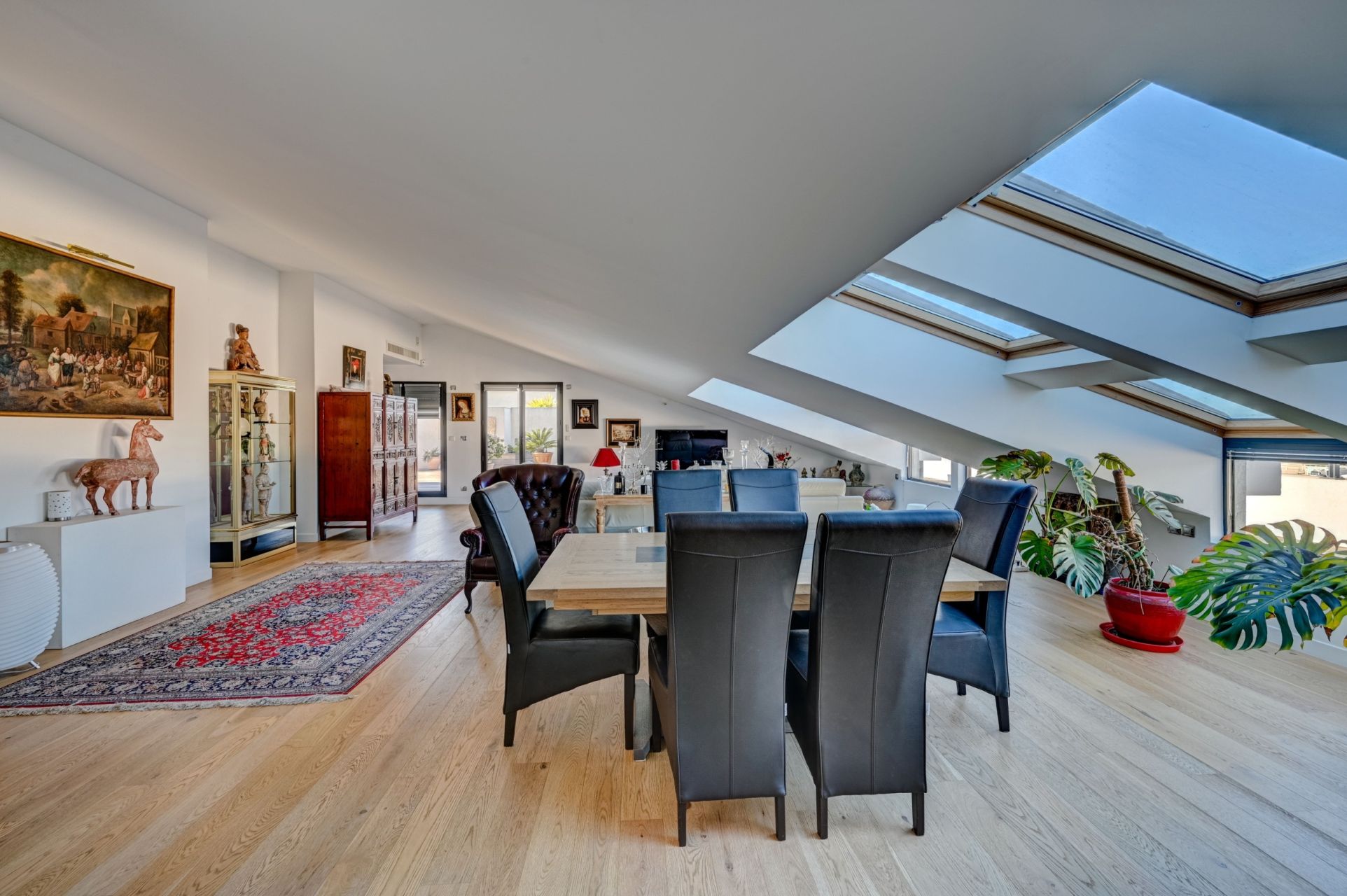 penthouse 4 Rooms for sale on MARSEILLE (13008)