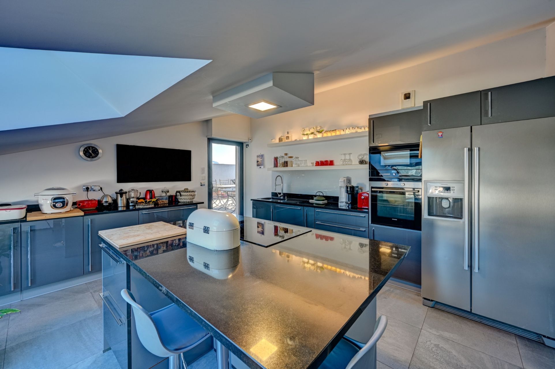penthouse 4 Rooms for sale on MARSEILLE (13008)