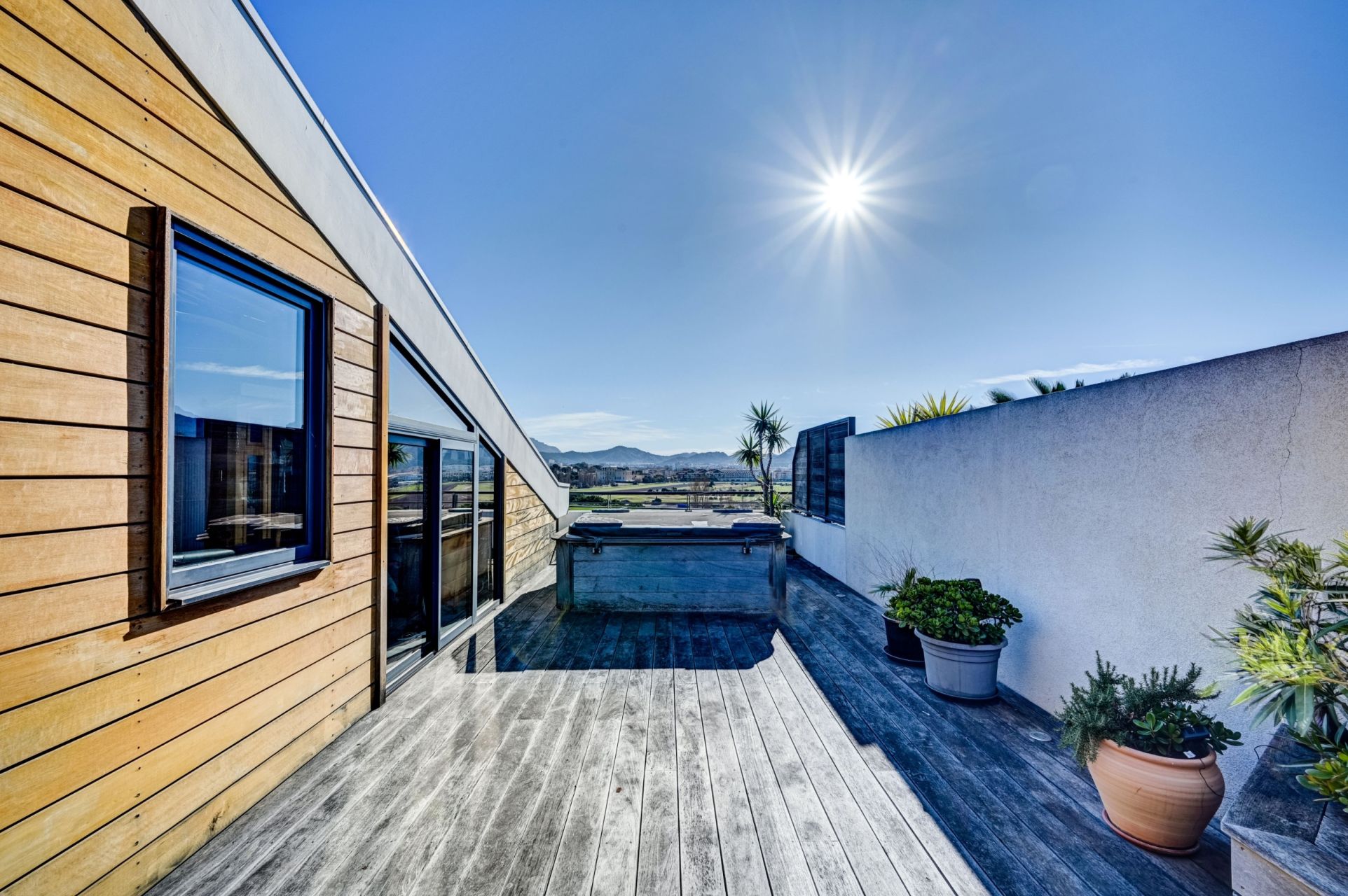 penthouse 4 Rooms for sale on MARSEILLE (13008)