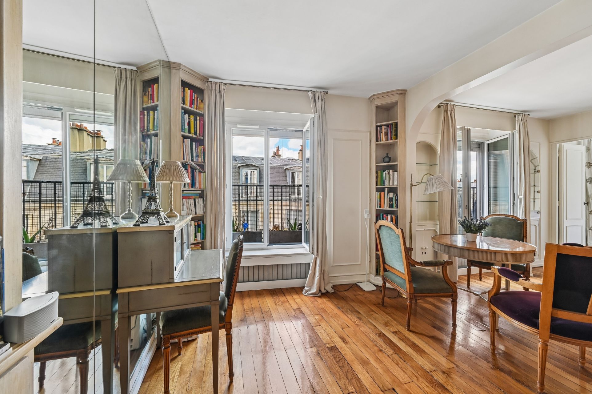 luxury apartment 3 Rooms for sale on PARIS (75116)
