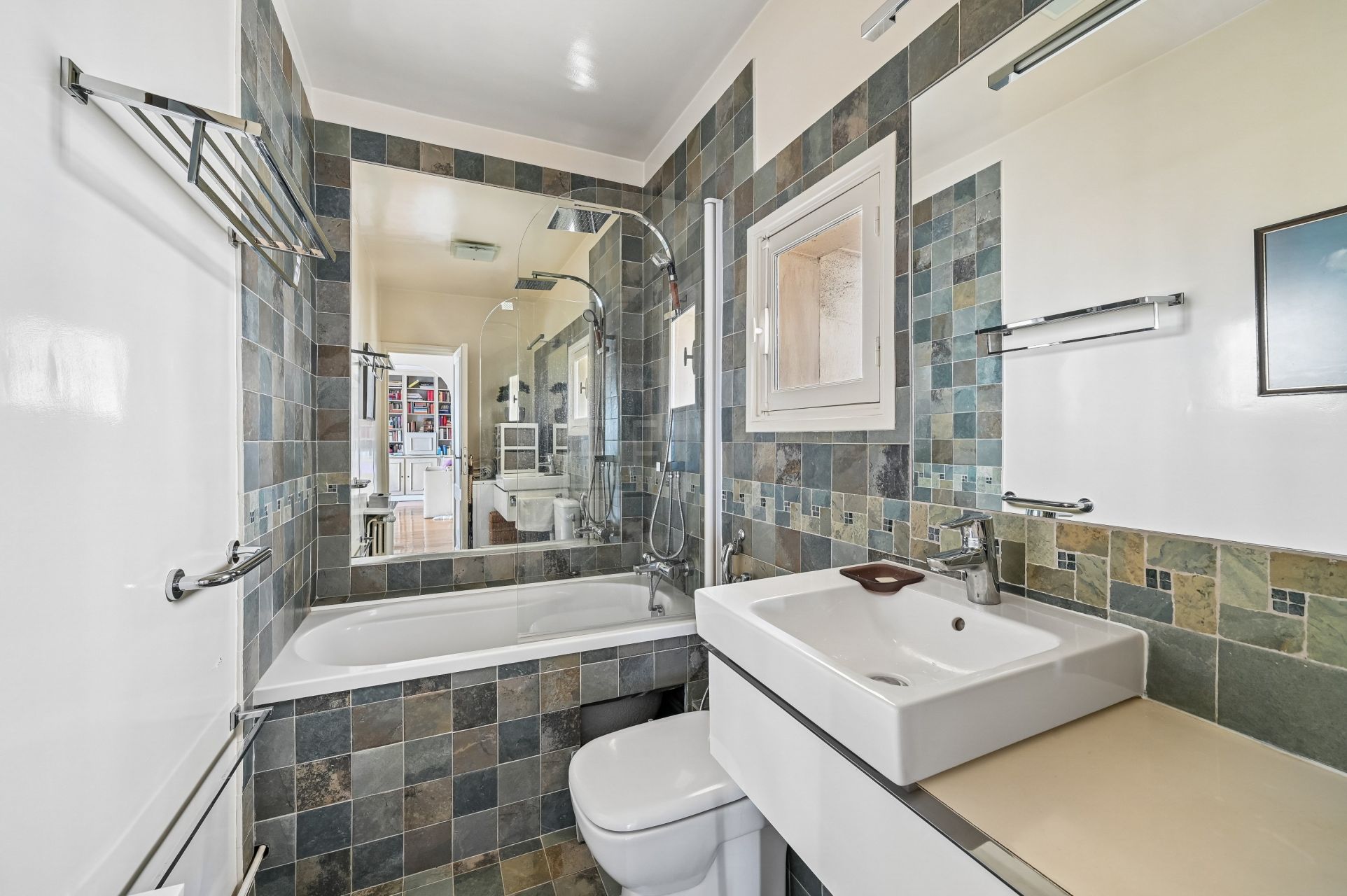 luxury apartment 3 Rooms for sale on PARIS (75116)