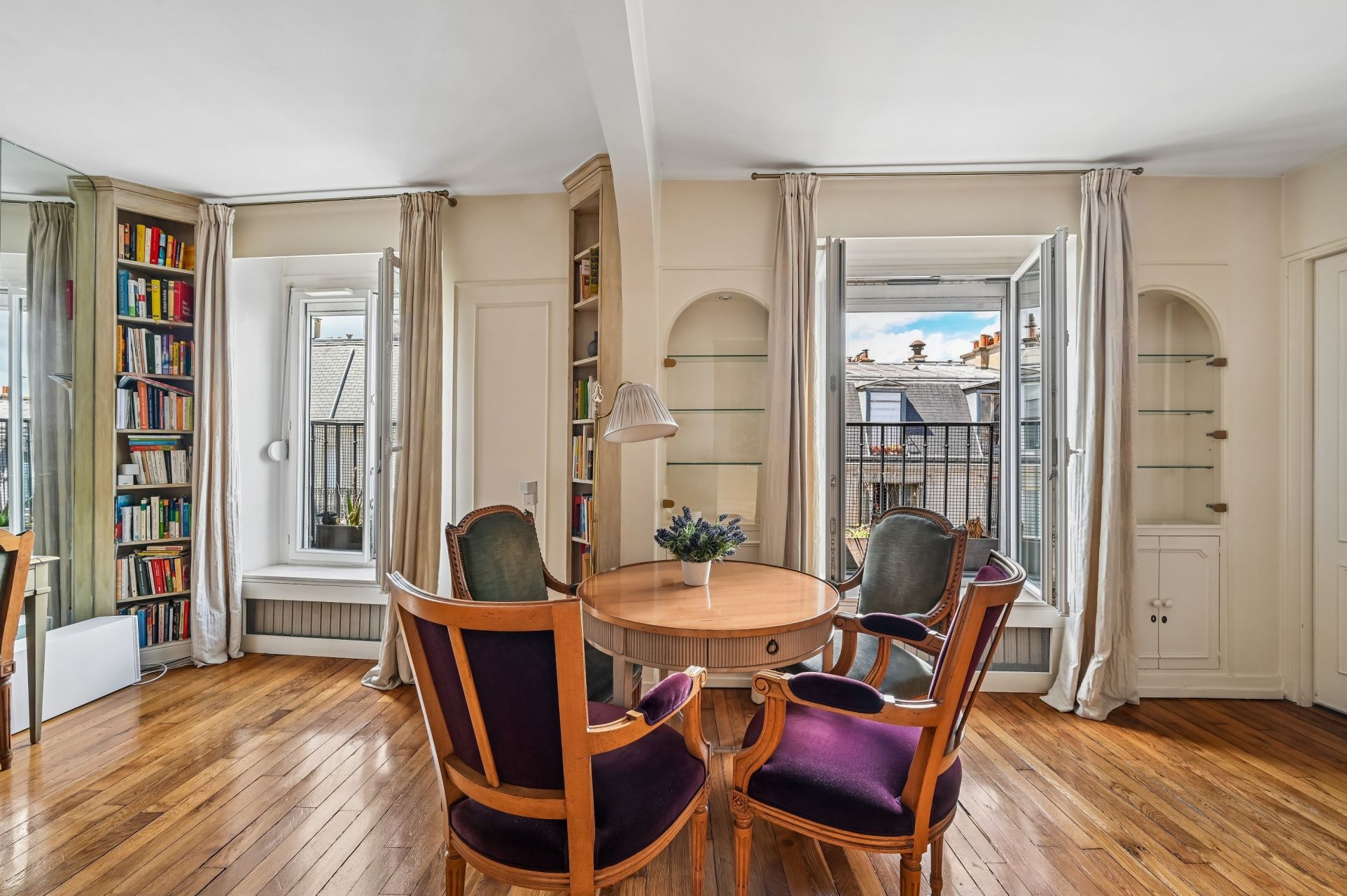 luxury apartment 3 Rooms for sale on PARIS (75116)