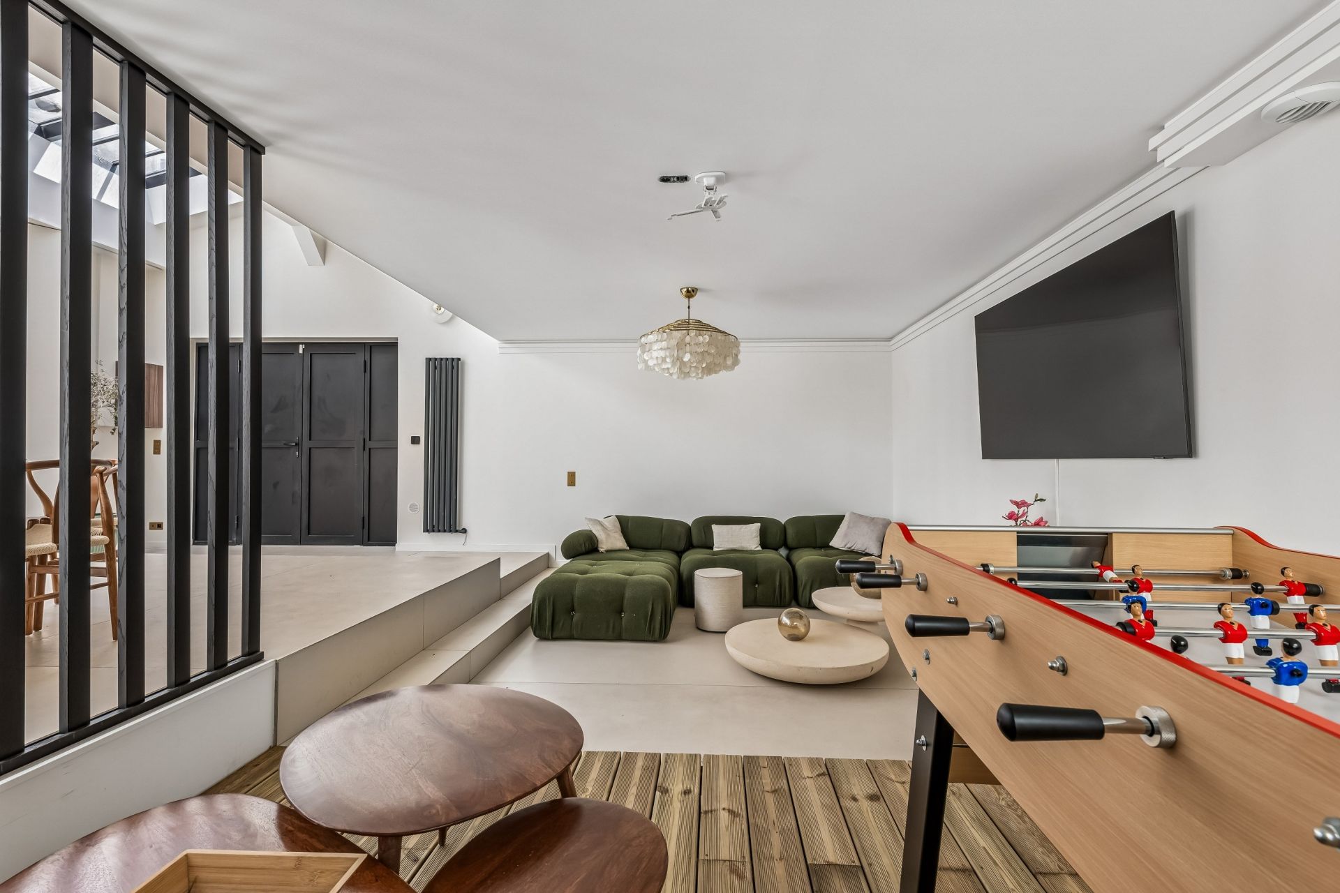luxury apartment 5 Rooms for sale on PARIS (75018)