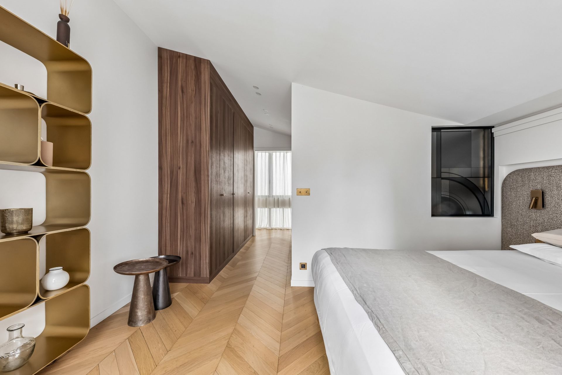 luxury apartment 5 Rooms for sale on PARIS (75018)