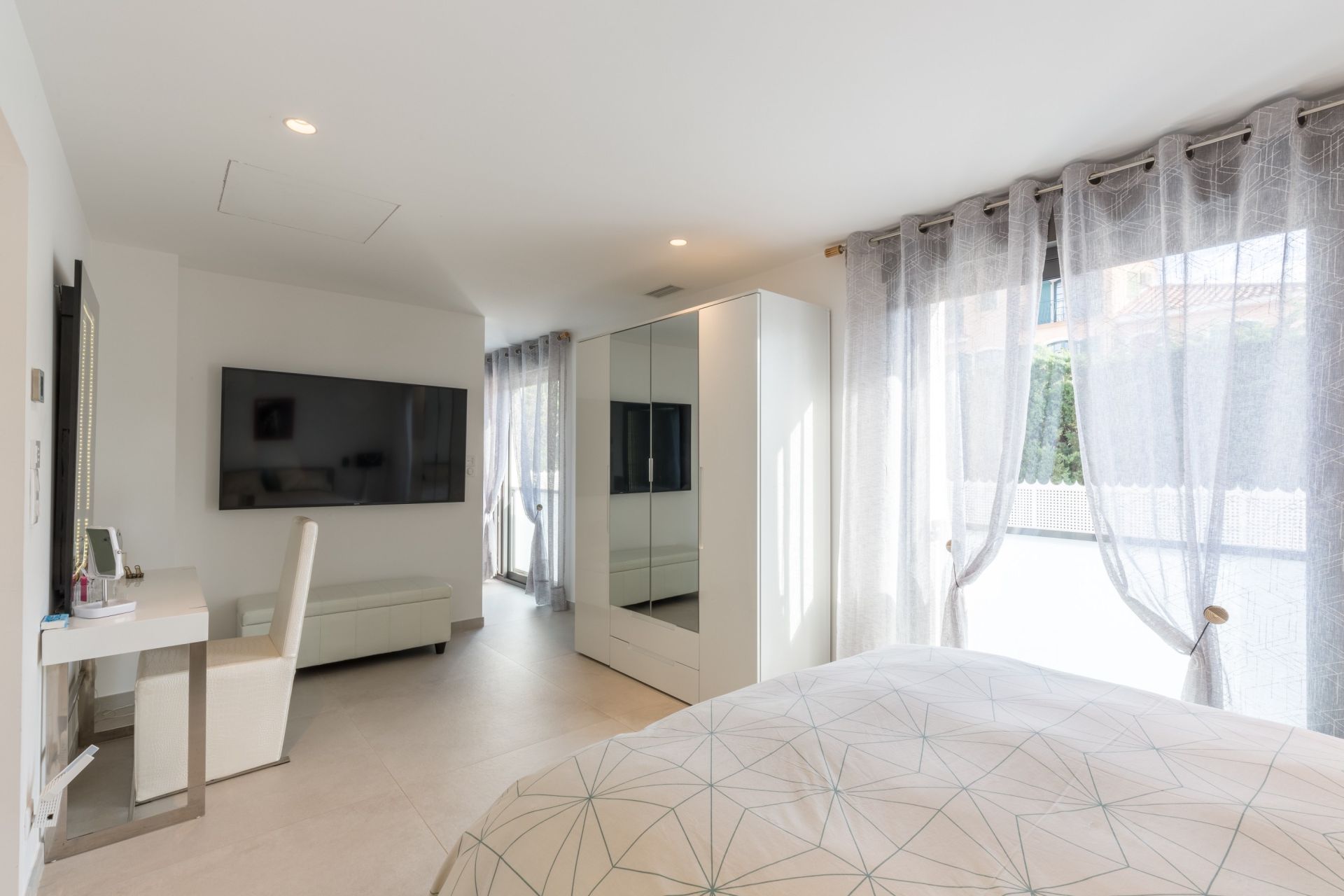luxury house 6 Rooms for sale on PERPIGNAN (66000)