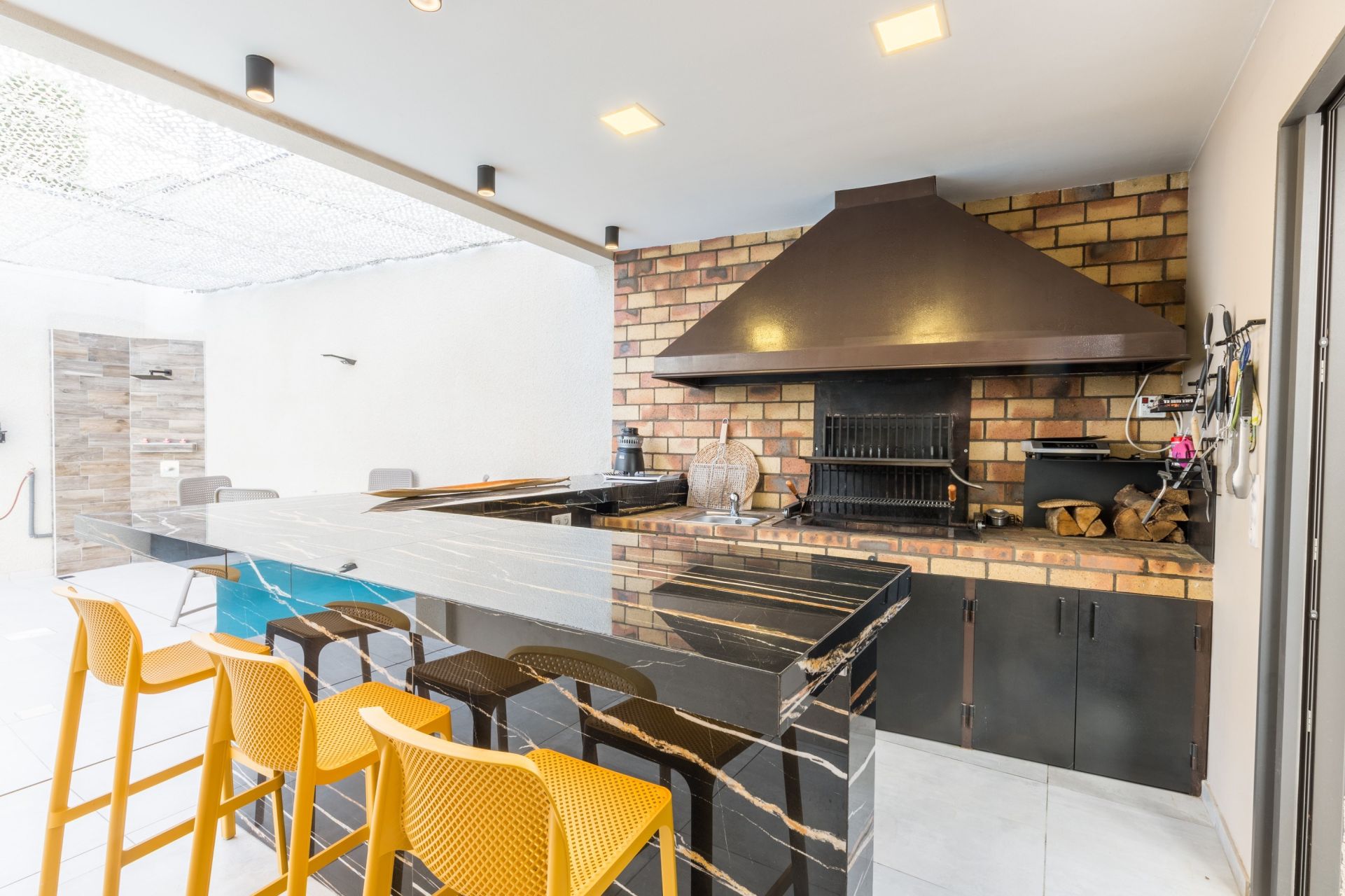 luxury house 6 Rooms for sale on PERPIGNAN (66000)
