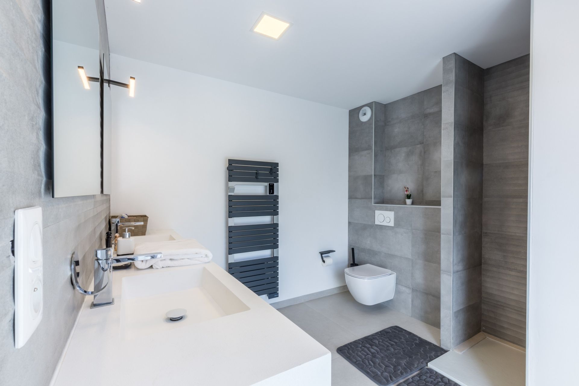 luxury house 6 Rooms for sale on PERPIGNAN (66000)