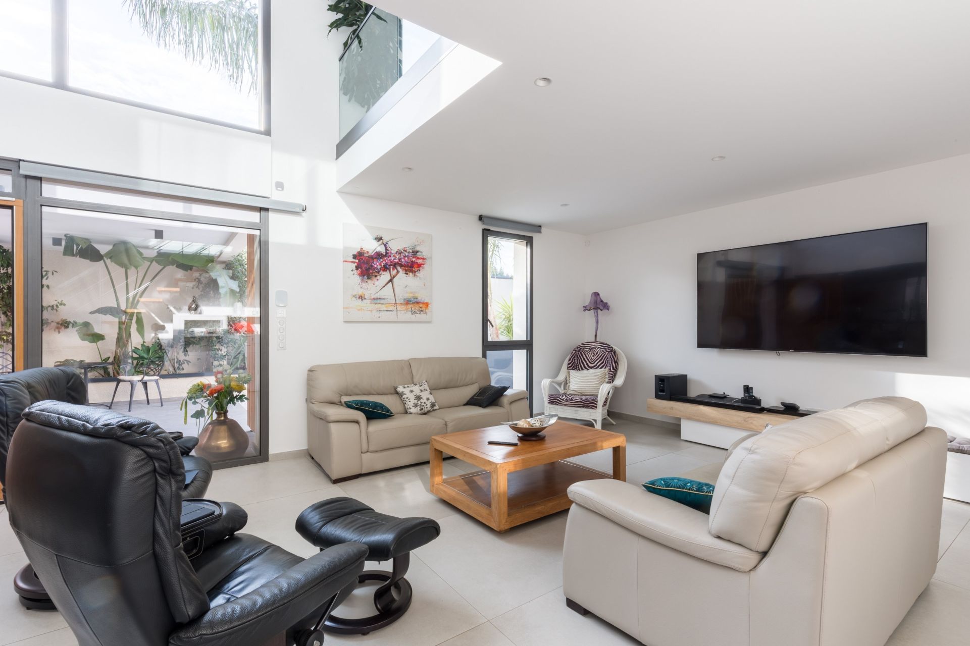 luxury house 6 Rooms for sale on PERPIGNAN (66000)