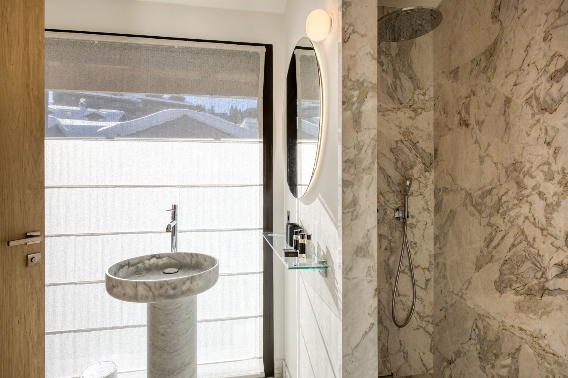 luxury apartment 6 Rooms for seasonal rent on COURCHEVEL (73120)