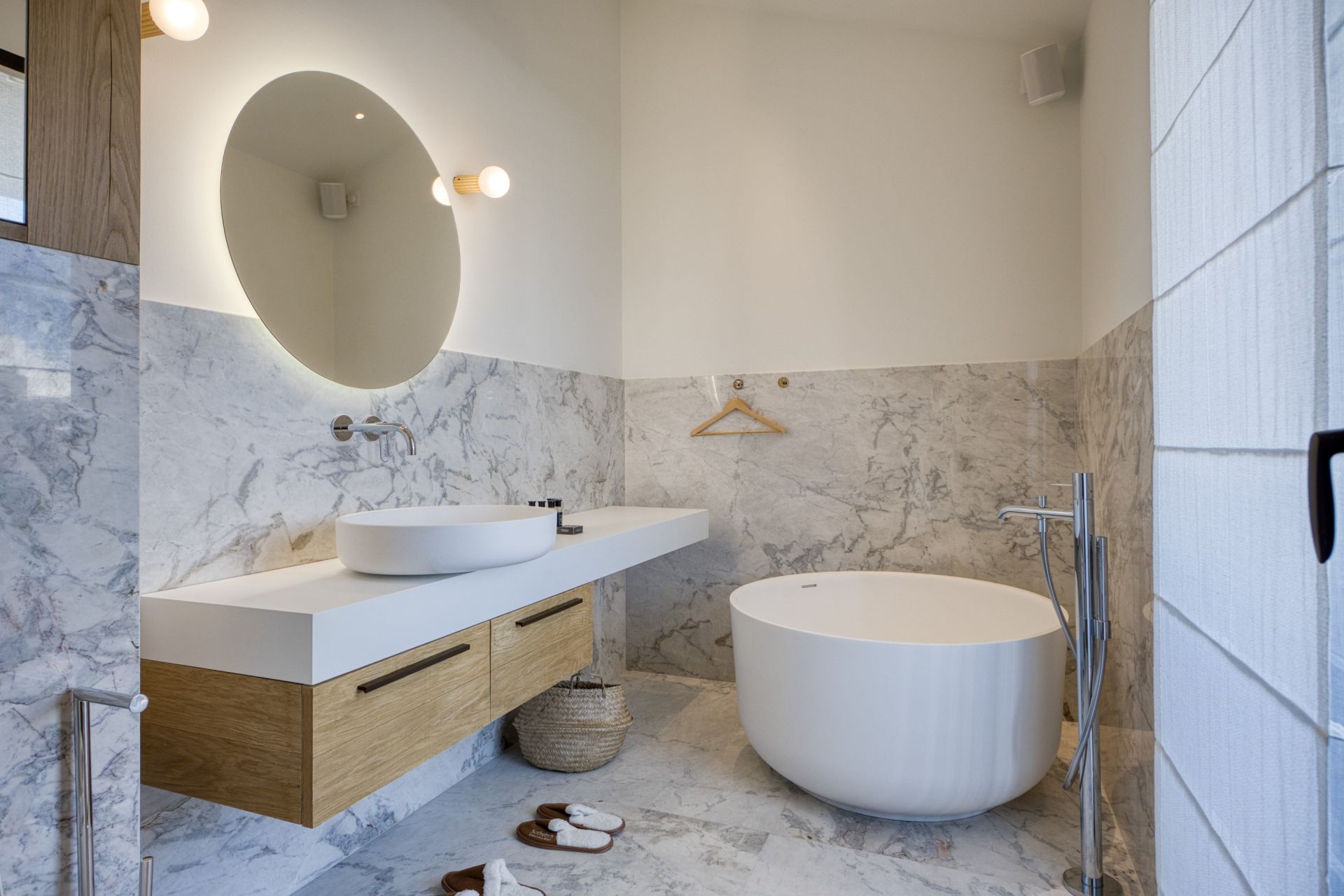 luxury apartment 6 Rooms for seasonal rent on COURCHEVEL (73120)