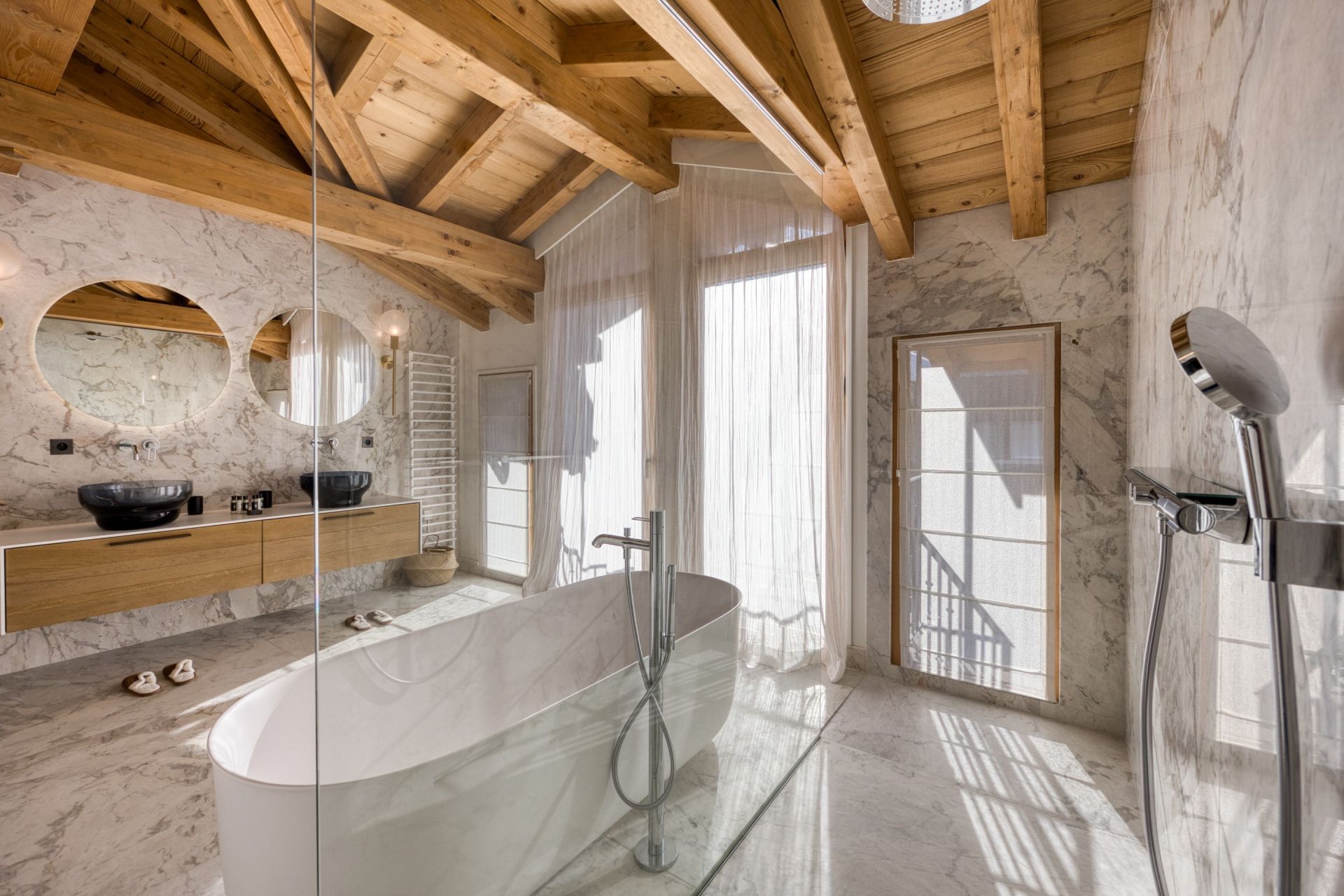 luxury apartment 6 Rooms for seasonal rent on COURCHEVEL (73120)