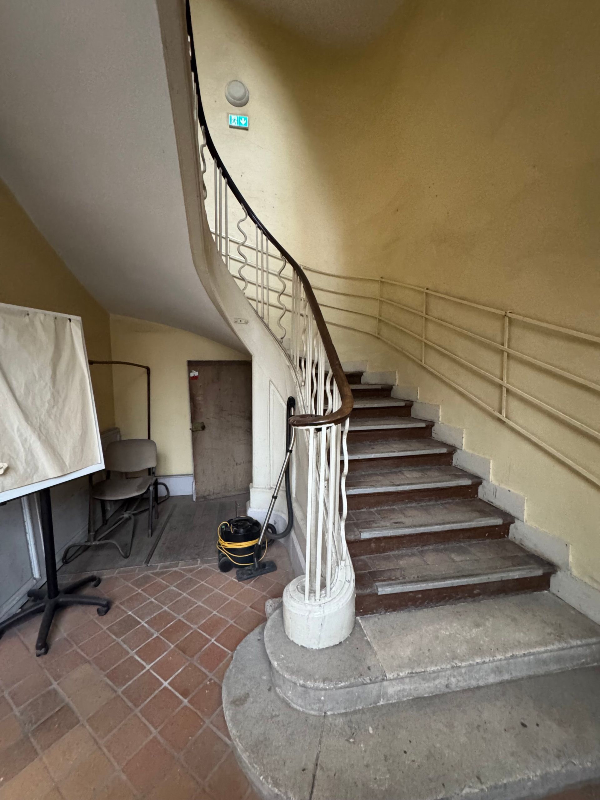 luxury house 20 Rooms for sale on ORLEANS (45000)